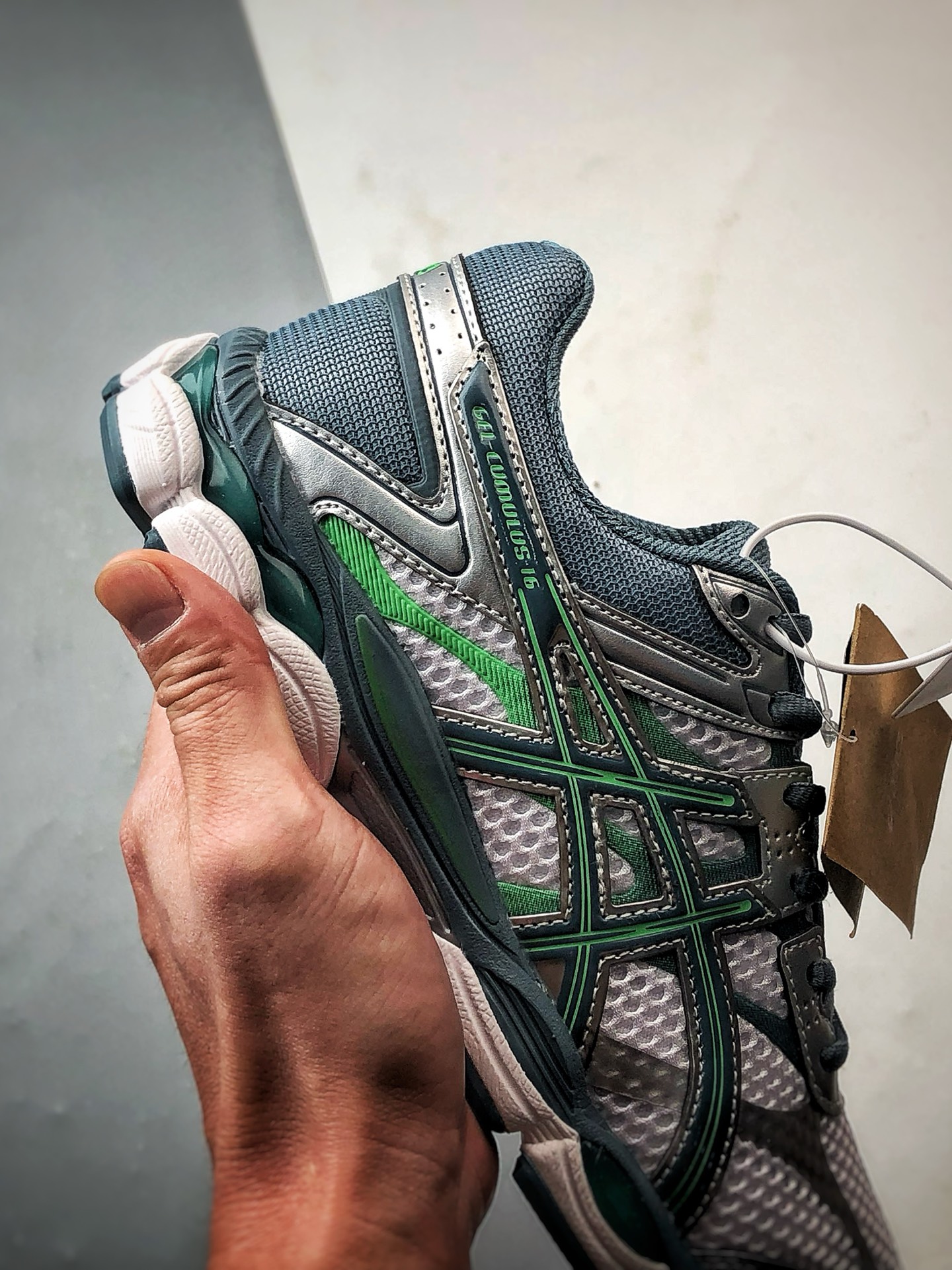 Asics Gel-Cumulus 16 白绿 亚瑟士复古时尚缓震运动跑步鞋 1203A733-100 Asics Gel-Cumulus 16 白绿 亚瑟士复古时尚缓震运动跑步鞋 1203A733-100