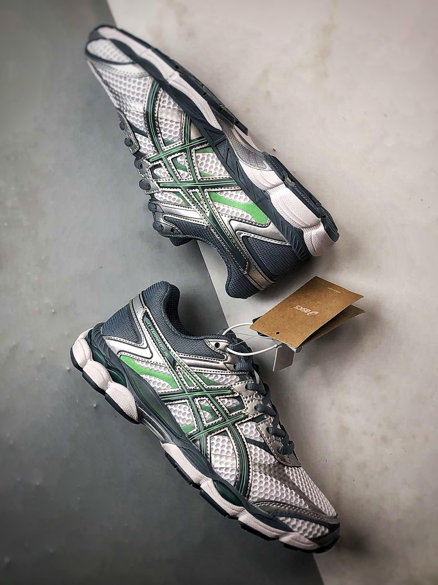 Asics Gel-Cumulus 16 白绿 亚瑟士复古时尚缓震运动跑步鞋 1203A733-100 Asics Gel-Cumulus 16 白绿 亚瑟士复古时尚缓震运动跑步鞋 1203A733-100