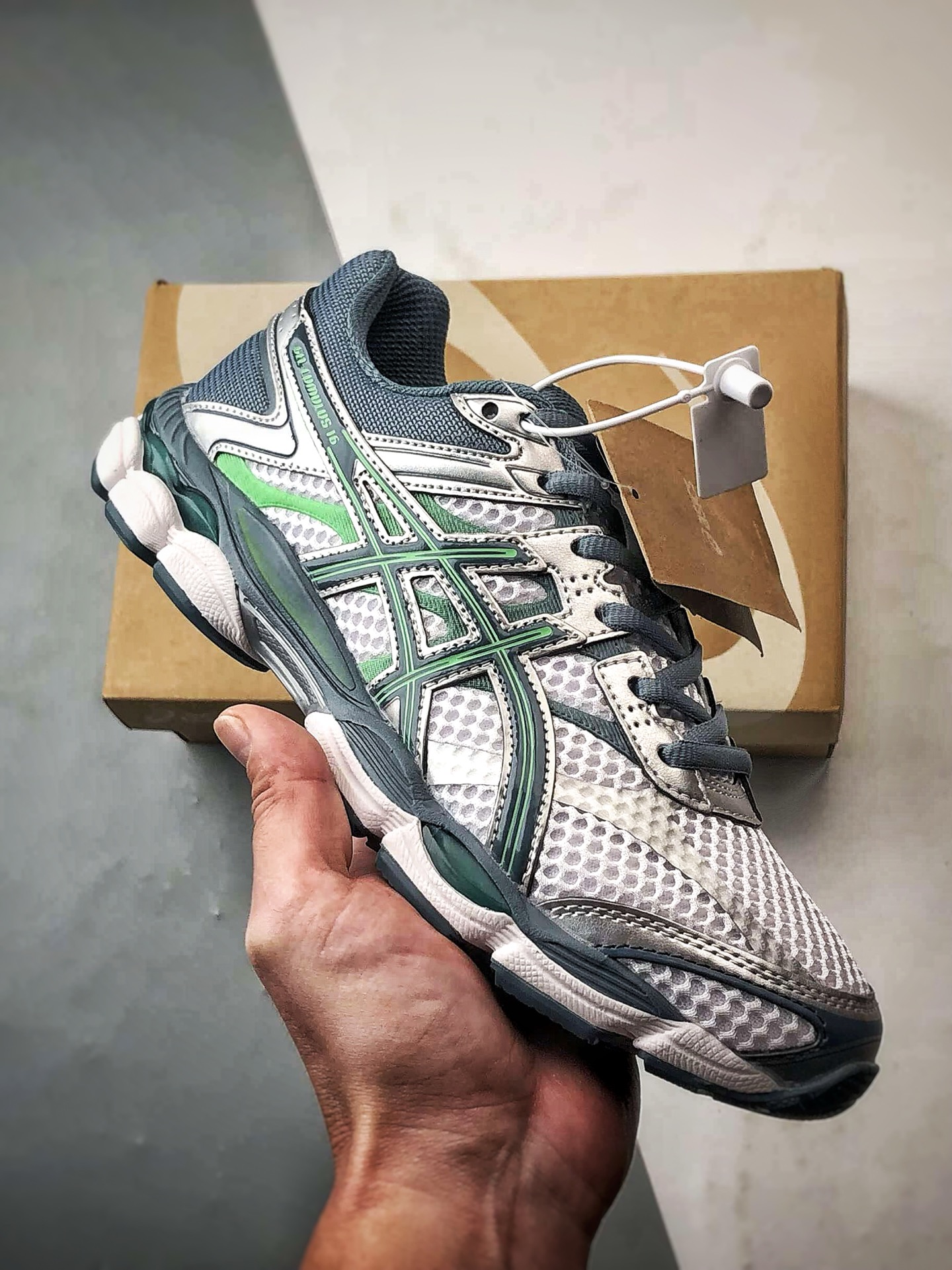 Asics Gel-Cumulus 16 白绿 亚瑟士复古时尚缓震运动跑步鞋 1203A733-100 Asics Gel-Cumulus 16 白绿 亚瑟士复古时尚缓震运动跑步鞋 1203A733-100