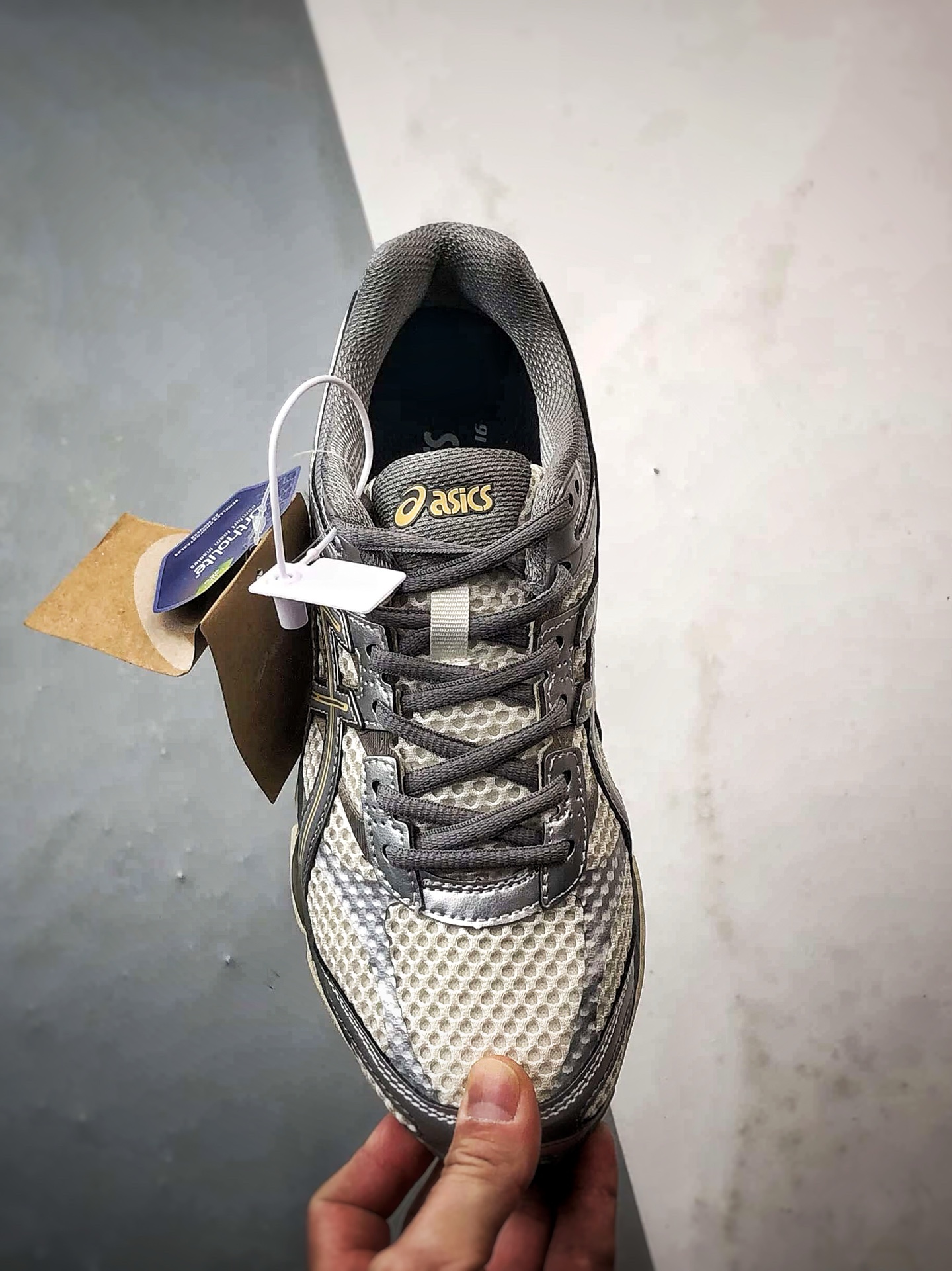 Asics Gel-Cumulus 16 灰色 亚瑟士复古时尚缓震运动跑步鞋 1203A733-101