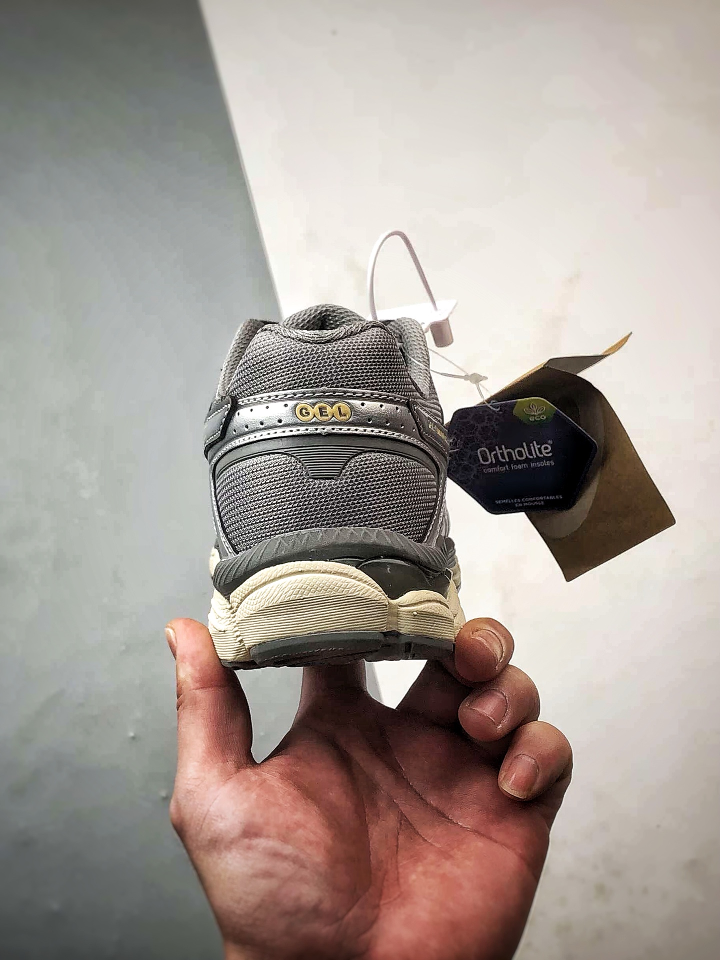 Asics Gel-Cumulus 16 灰色 亚瑟士复古时尚缓震运动跑步鞋 1203A733-101