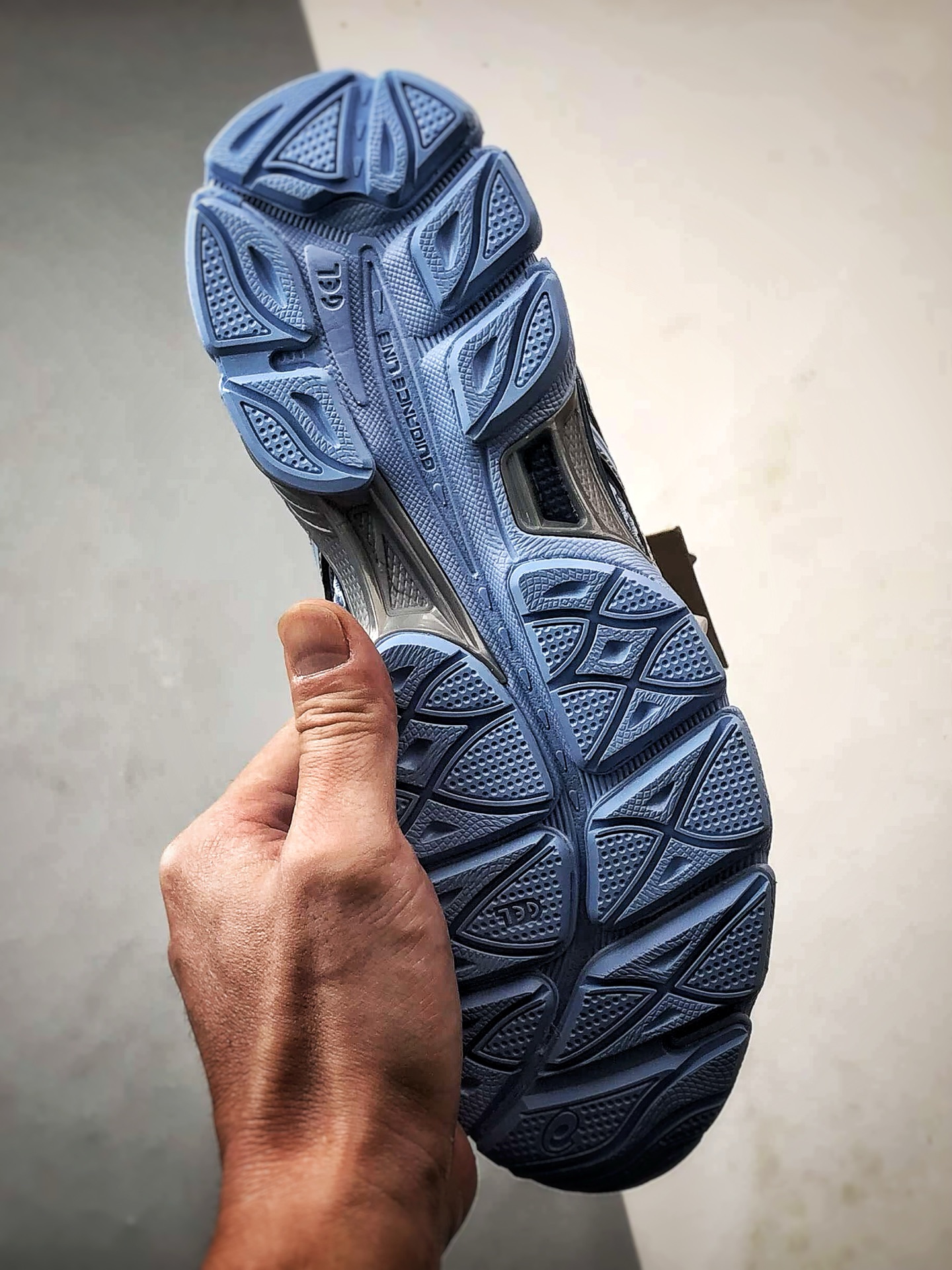 Asics Gel-Cumulus 16 天空蓝 亚瑟士复古时尚缓震运动跑步鞋 1203A733-400 Asics Gel-Cumulus 16 天空蓝 亚瑟士复古时尚缓震运动跑步鞋 1203A733-400