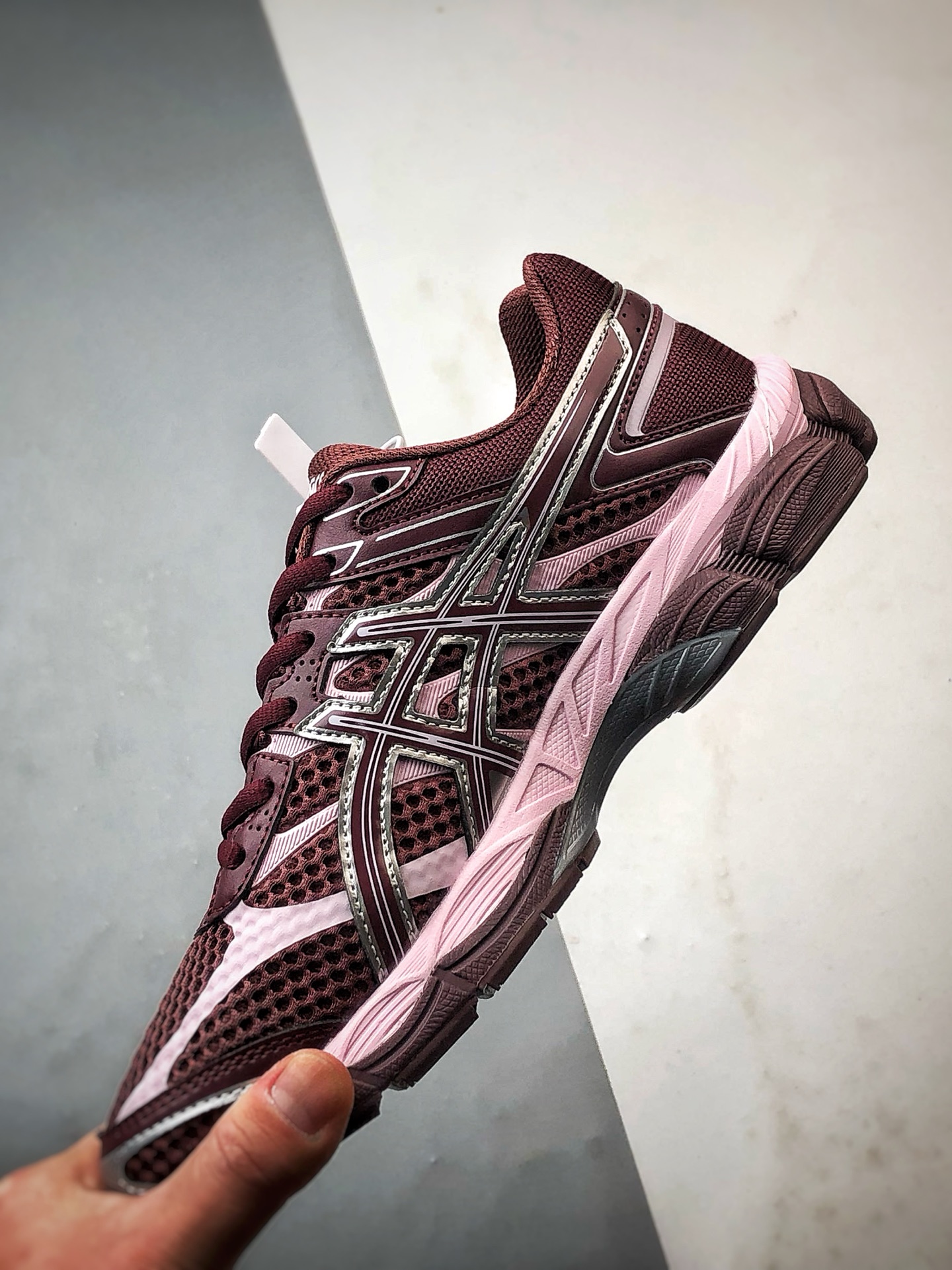 Asics Gel-Cumulus 16 落日红 亚瑟士复古时尚缓震运动跑步鞋 1203A733-600