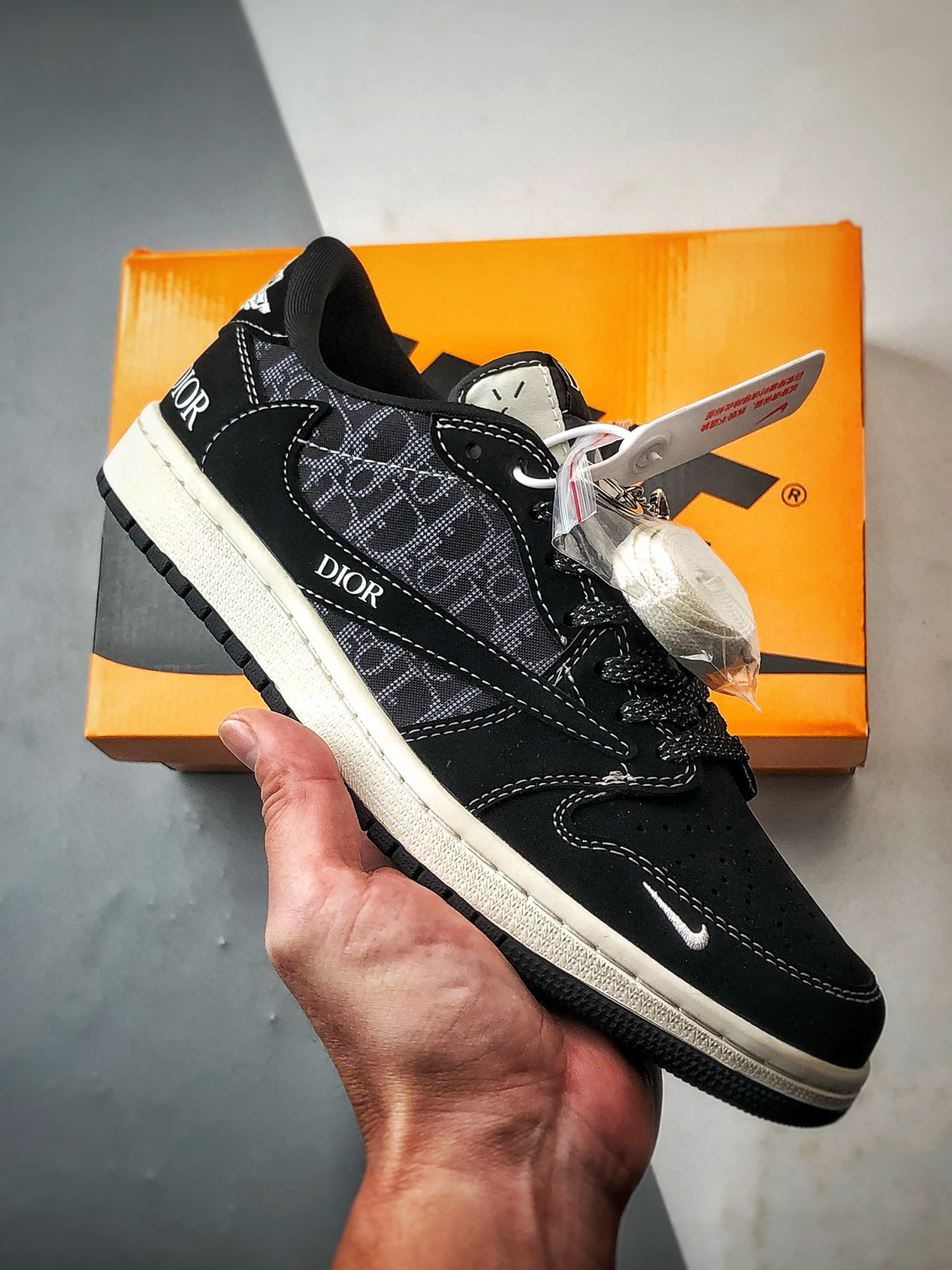 Air Jordan 1 Low ”高端定制” 迪奥印花黑白倒钩 JW1188-167