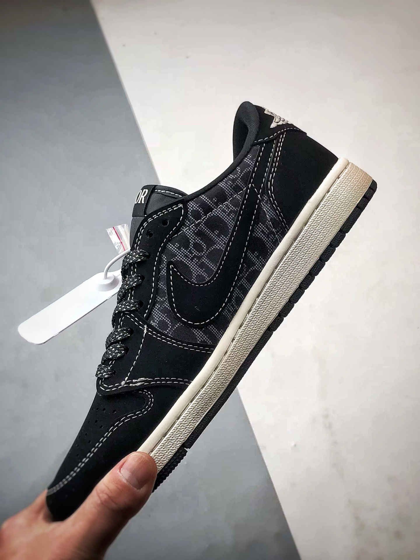 Air Jordan 1 Low ”高端定制” 迪奥印花黑白倒钩 JW1188-167