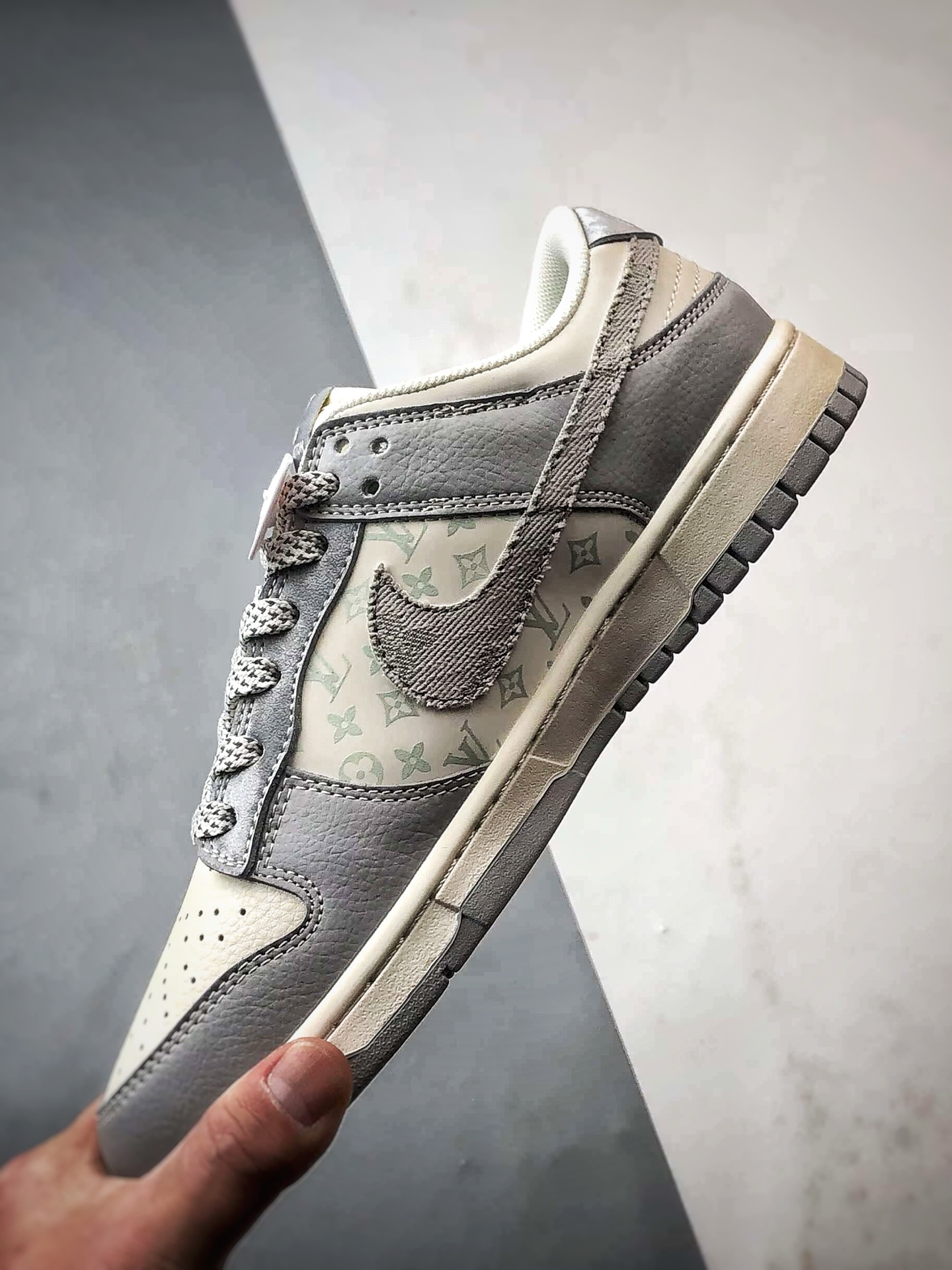 310 NK Dunk Low Retro ”DIY高端定制” LV印花米白灰牛仔钩 低帮休闲运动板鞋 XS6089-629