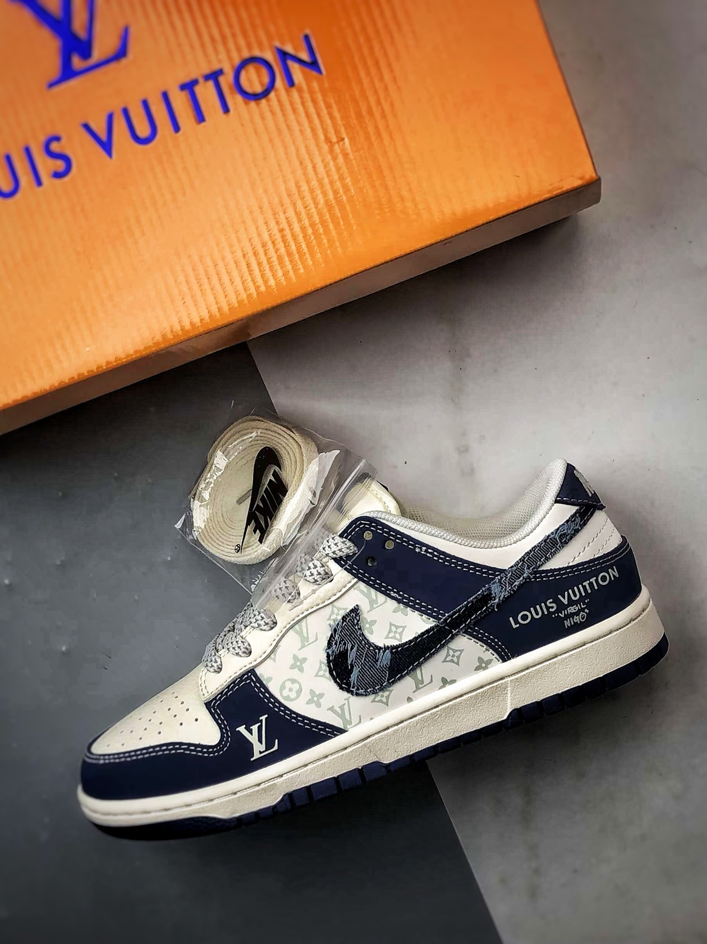 NK Dunk Low Retro ”DIY高端定制” LV印花米白蓝牛仔钩 低帮休闲运动板鞋 XS6089-631