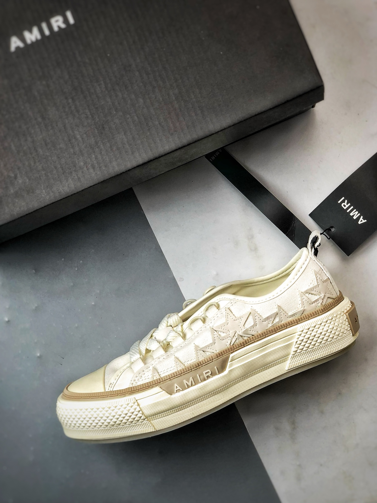 AMIRI Stars Court 米色 埃米尔皮质星星复古休闲板鞋