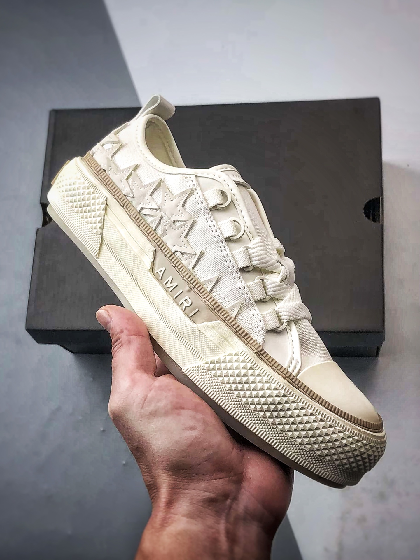 AMIRI Stars Court 米色 埃米尔皮质星星复古休闲板鞋