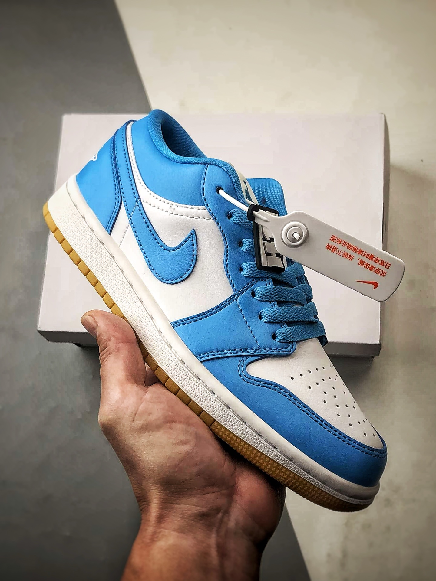 Air Jordan 1 Low 蓝白 DC0774-104