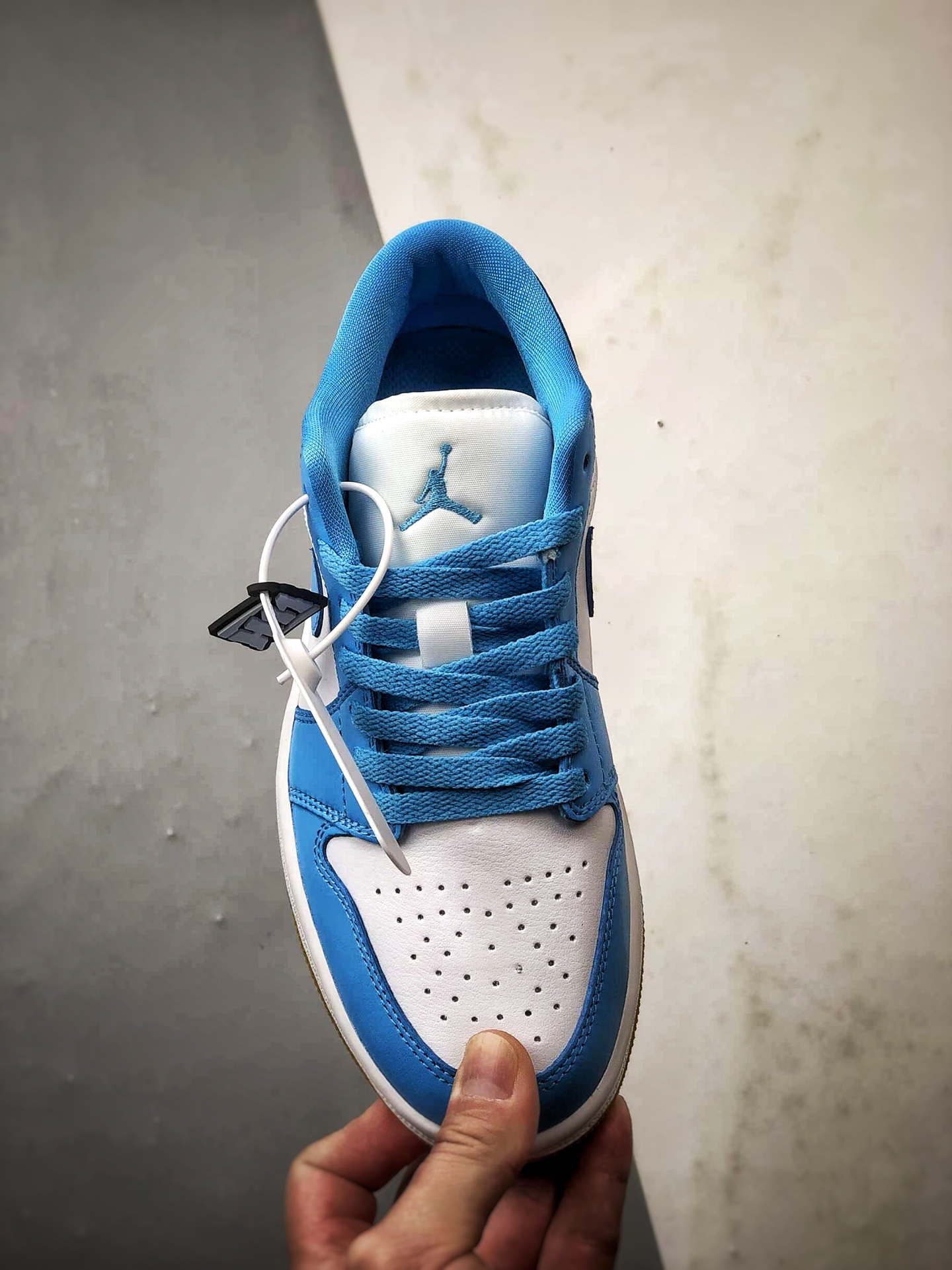 Air Jordan 1 Low 蓝白 DC0774-104