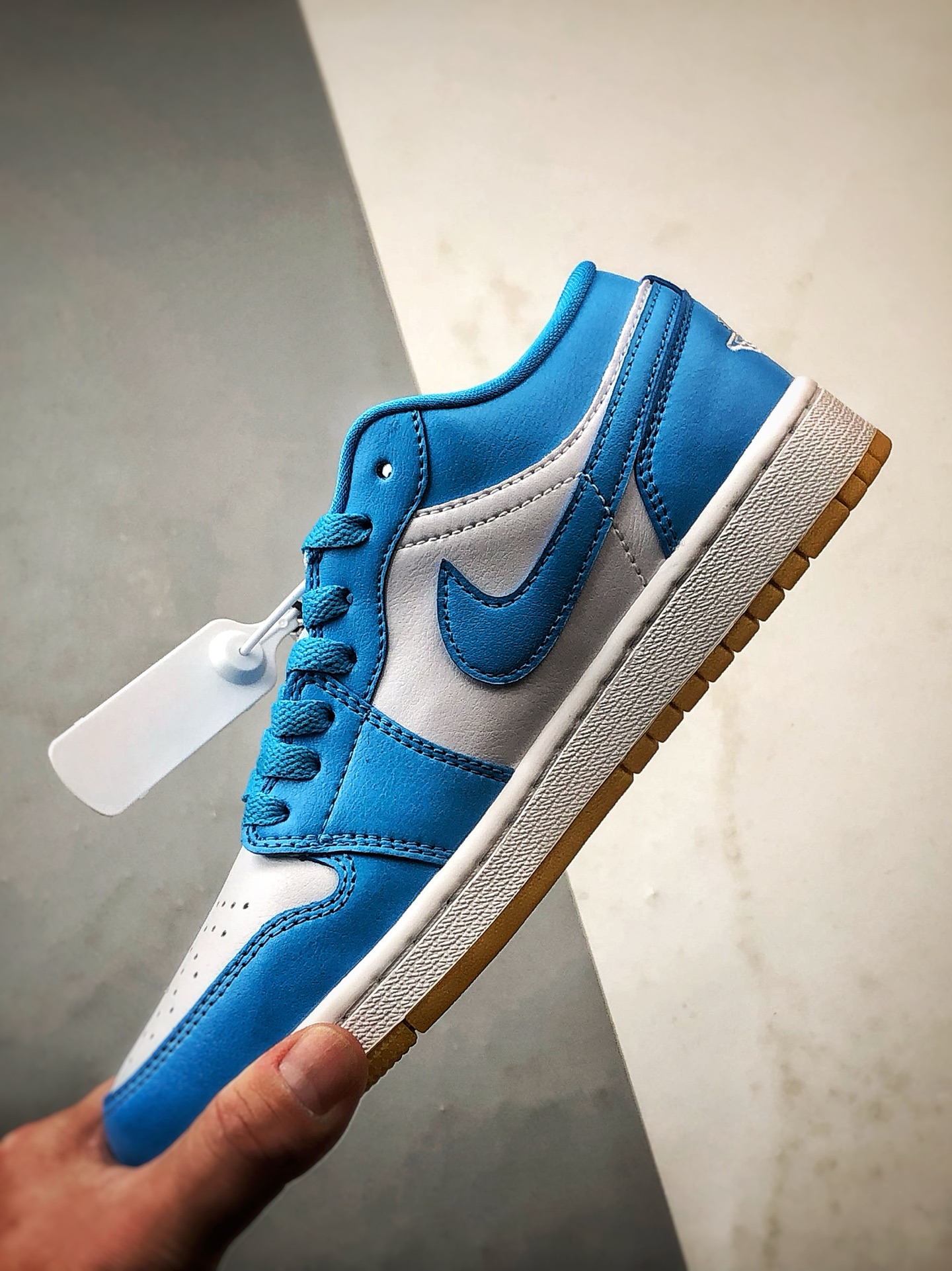 Air Jordan 1 Low 蓝白 DC0774-104