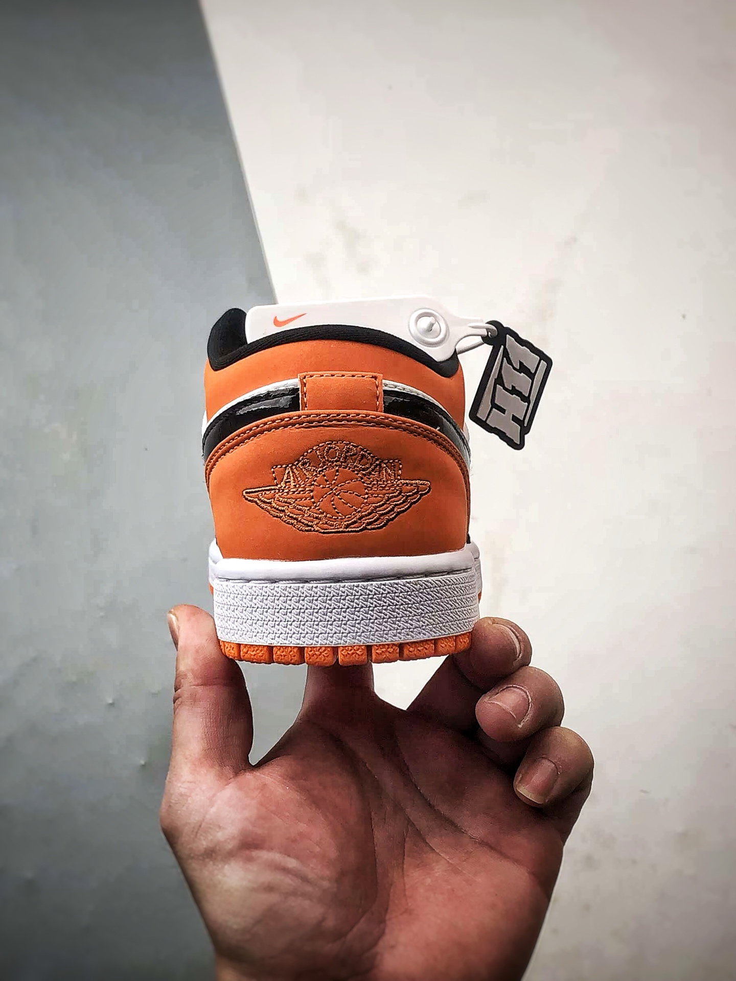 Air Jordan 1 Low 黑白橙 553558-128