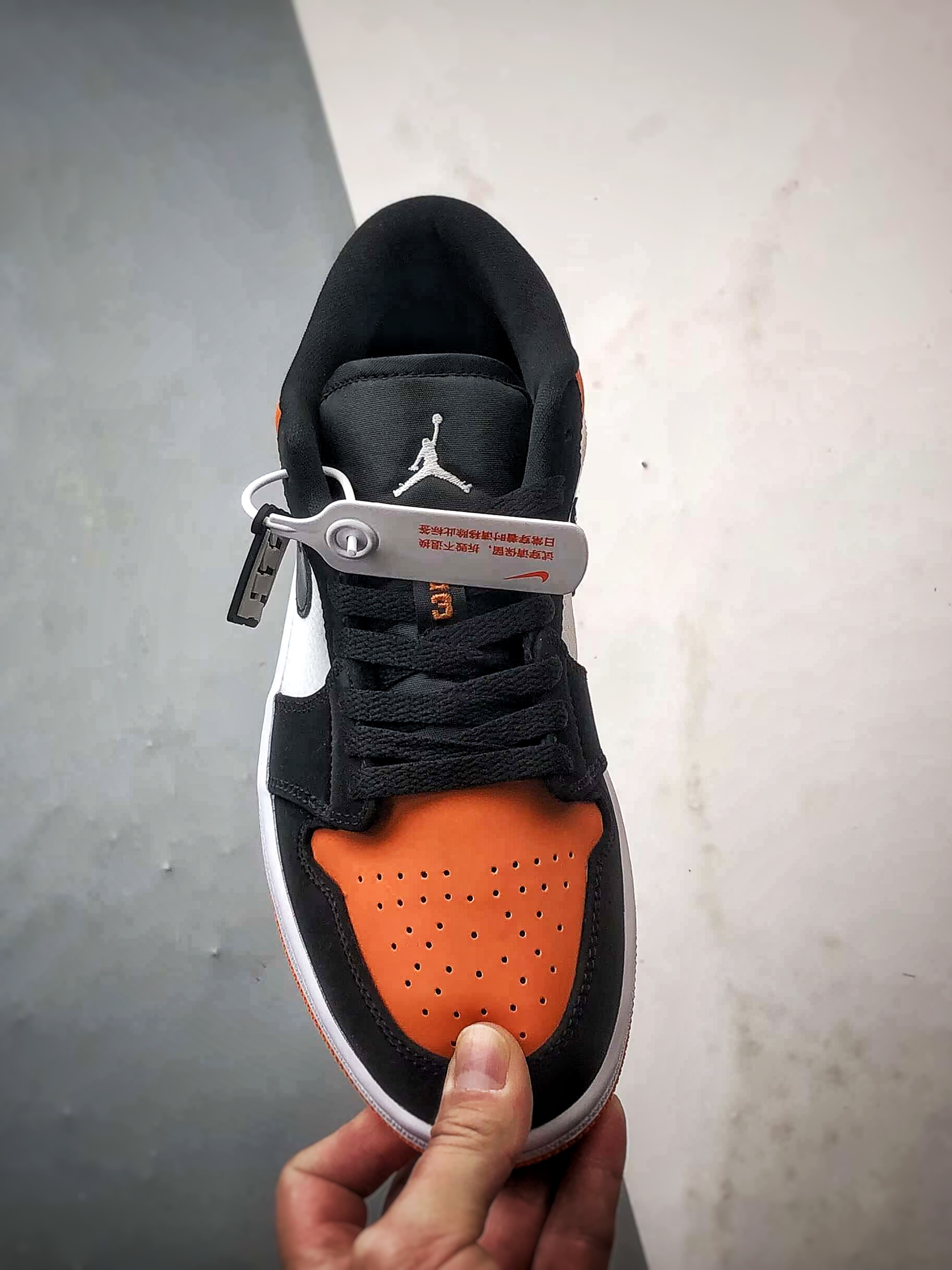 Air Jordan 1 Low 黑白橙 553558-128