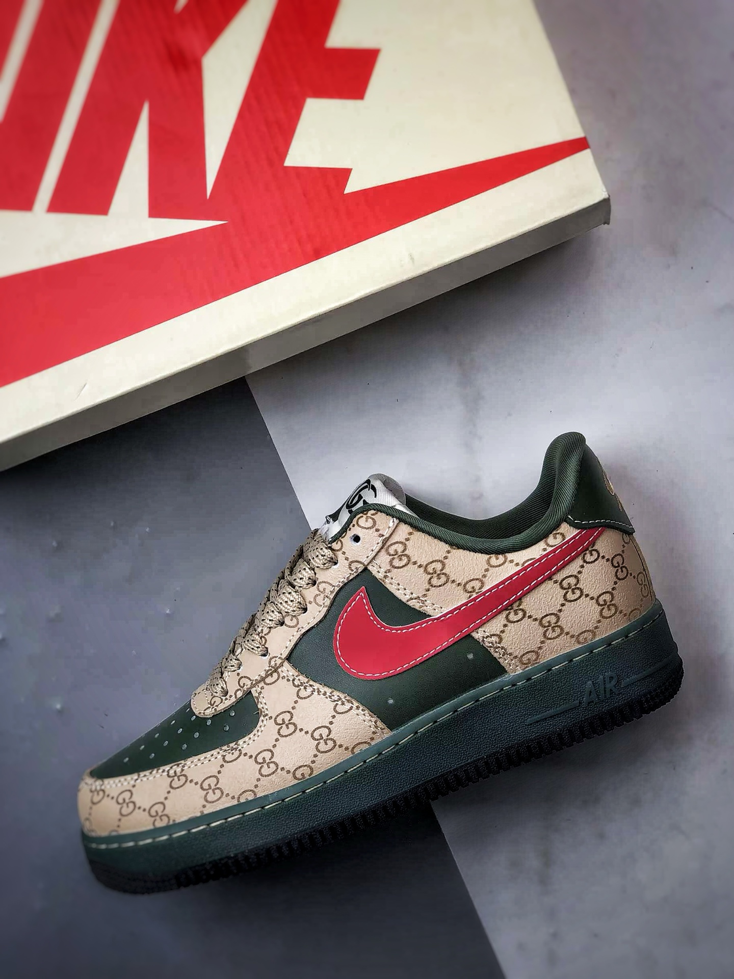 Gucci x Air Force 1 Low 印花棕绿红 XL1979-121