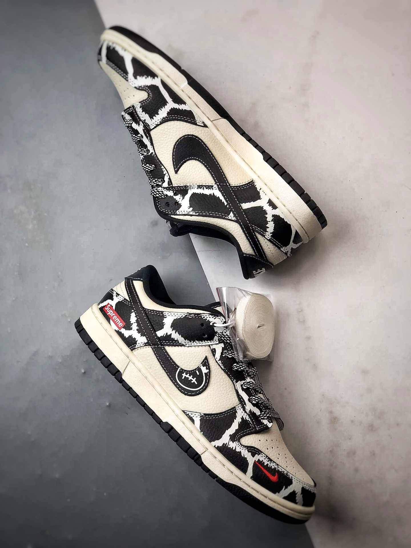 270 NK Dunk Low Retro ”DIY高端定制” Sup米白黑 低帮休闲运动板鞋 SJ8888-005