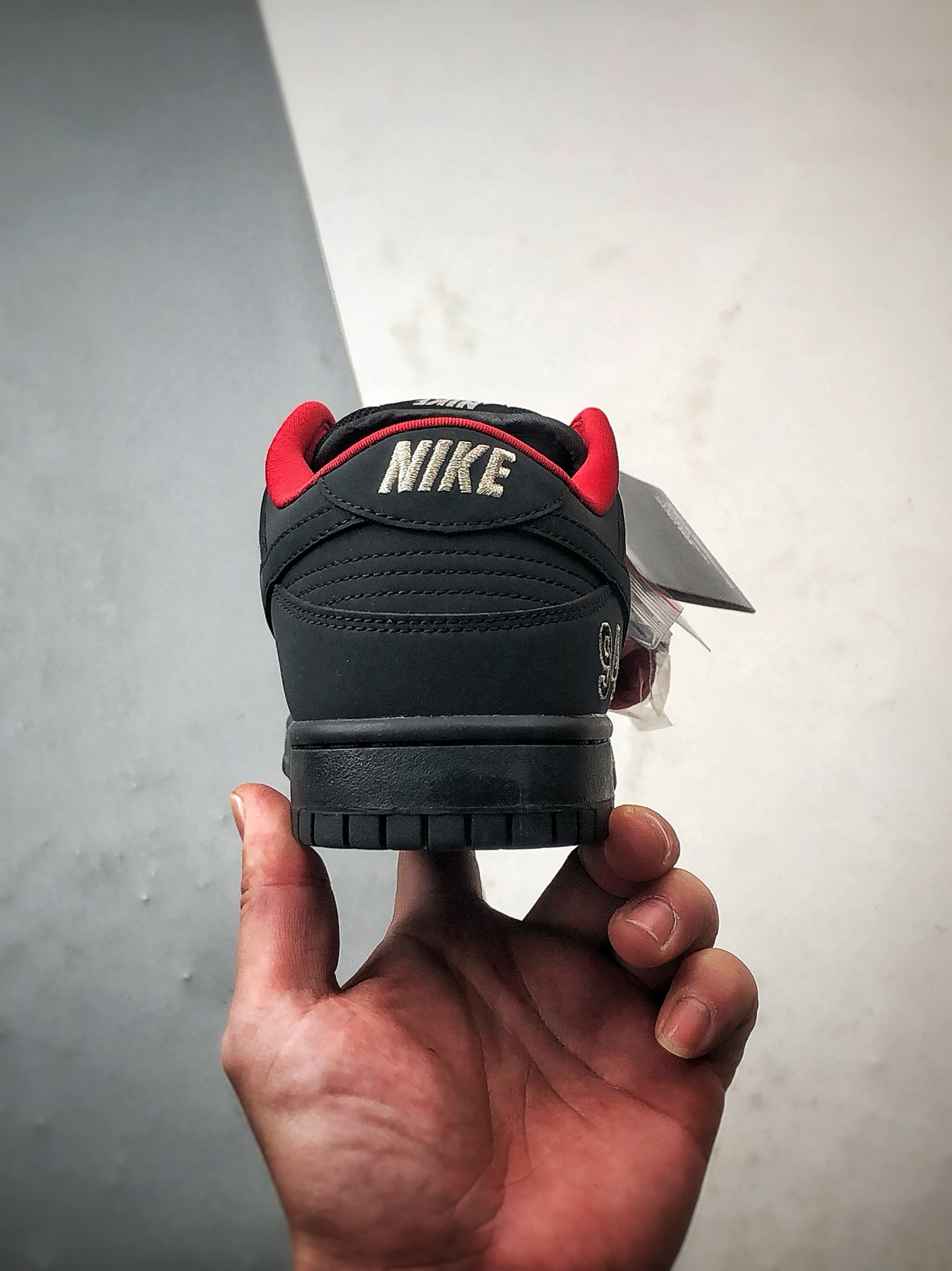 性价比触顶 同价区间无对手 Supreme x NK Dunk SB Low 黑色 低帮复古休闲运动滑板鞋 HQ8487-001