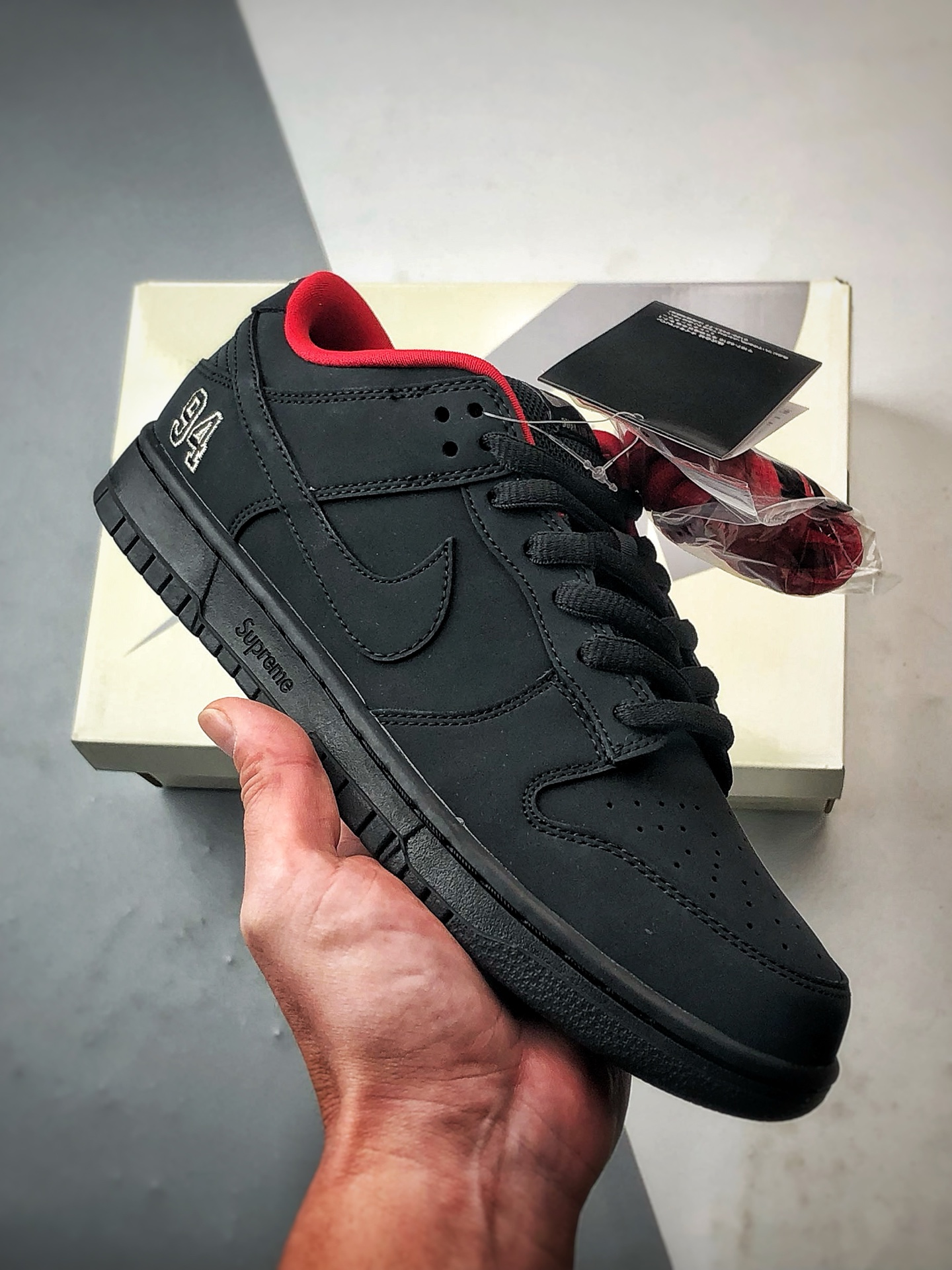 性价比触顶 同价区间无对手 Supreme x NK Dunk SB Low 黑色 低帮复古休闲运动滑板鞋 HQ8487-001