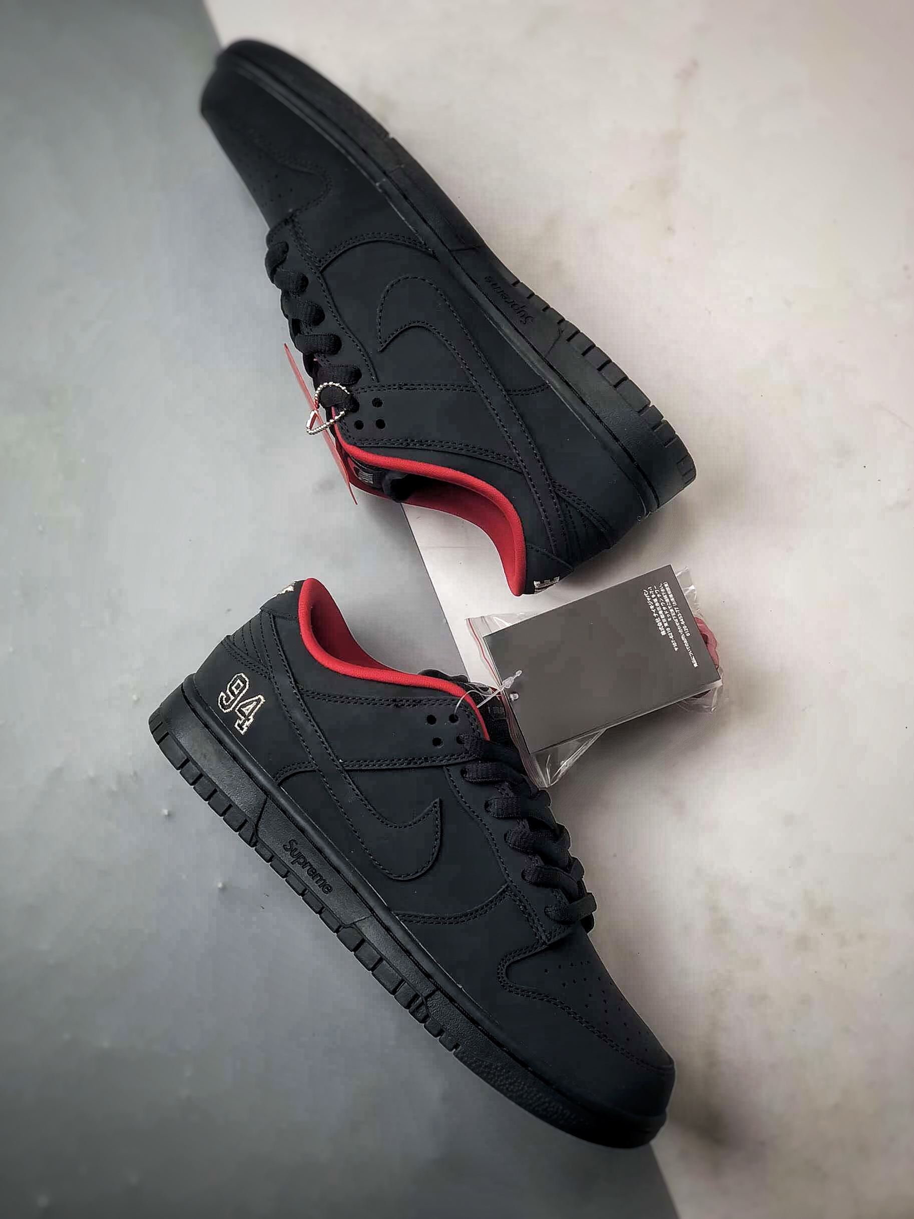 性价比触顶 同价区间无对手 Supreme x NK Dunk SB Low 黑色 低帮复古休闲运动滑板鞋 HQ8487-001