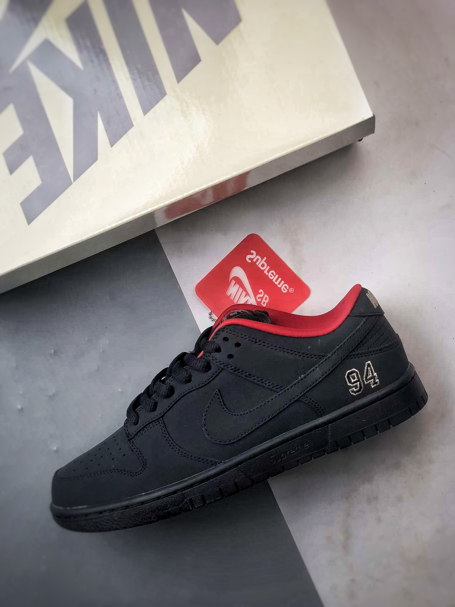 性价比触顶 同价区间无对手 Supreme x NK Dunk SB Low 黑色 低帮复古休闲运动滑板鞋 HQ8487-001