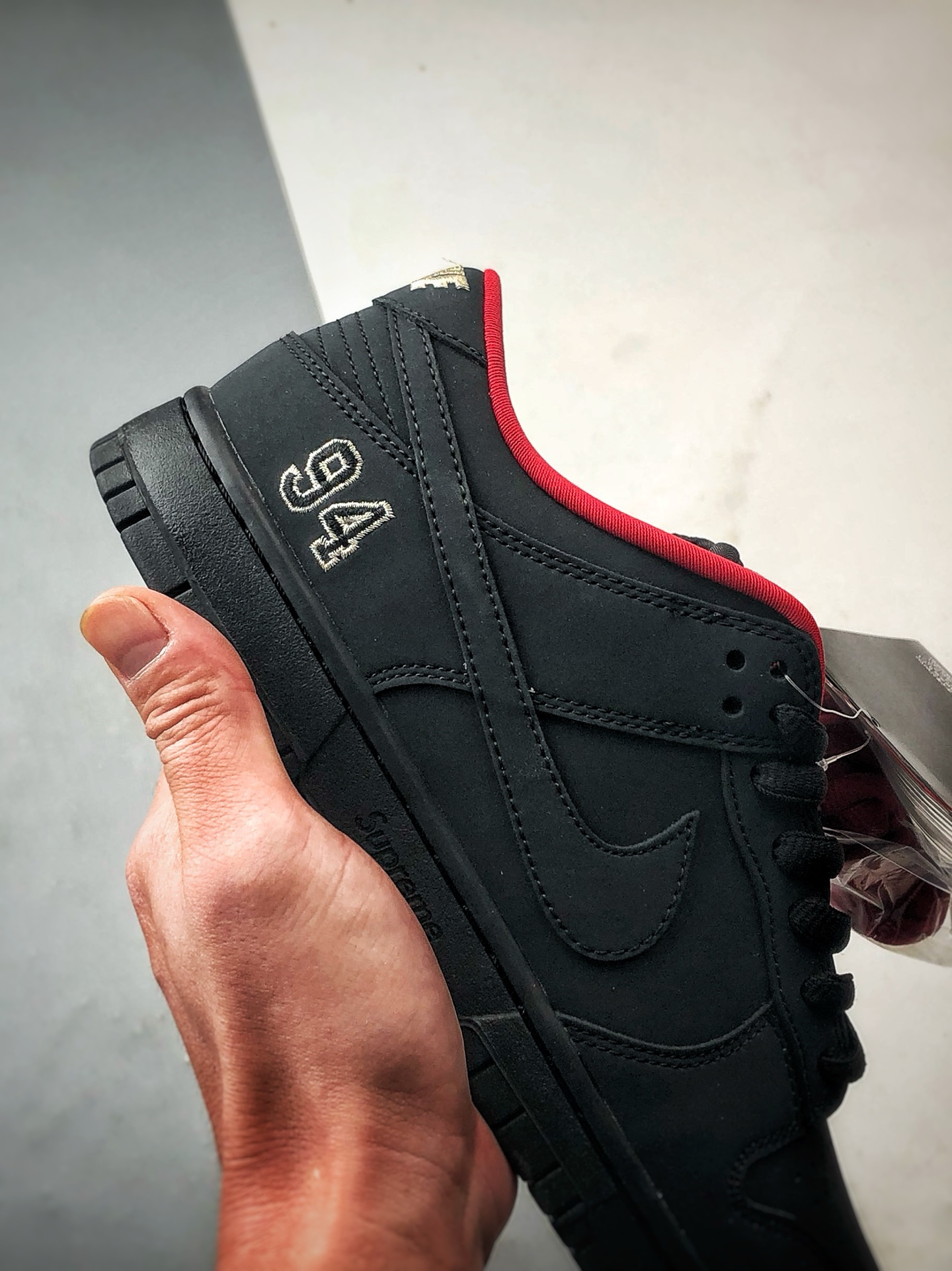 性价比触顶 同价区间无对手 Supreme x NK Dunk SB Low 黑色 低帮复古休闲运动滑板鞋 HQ8487-001