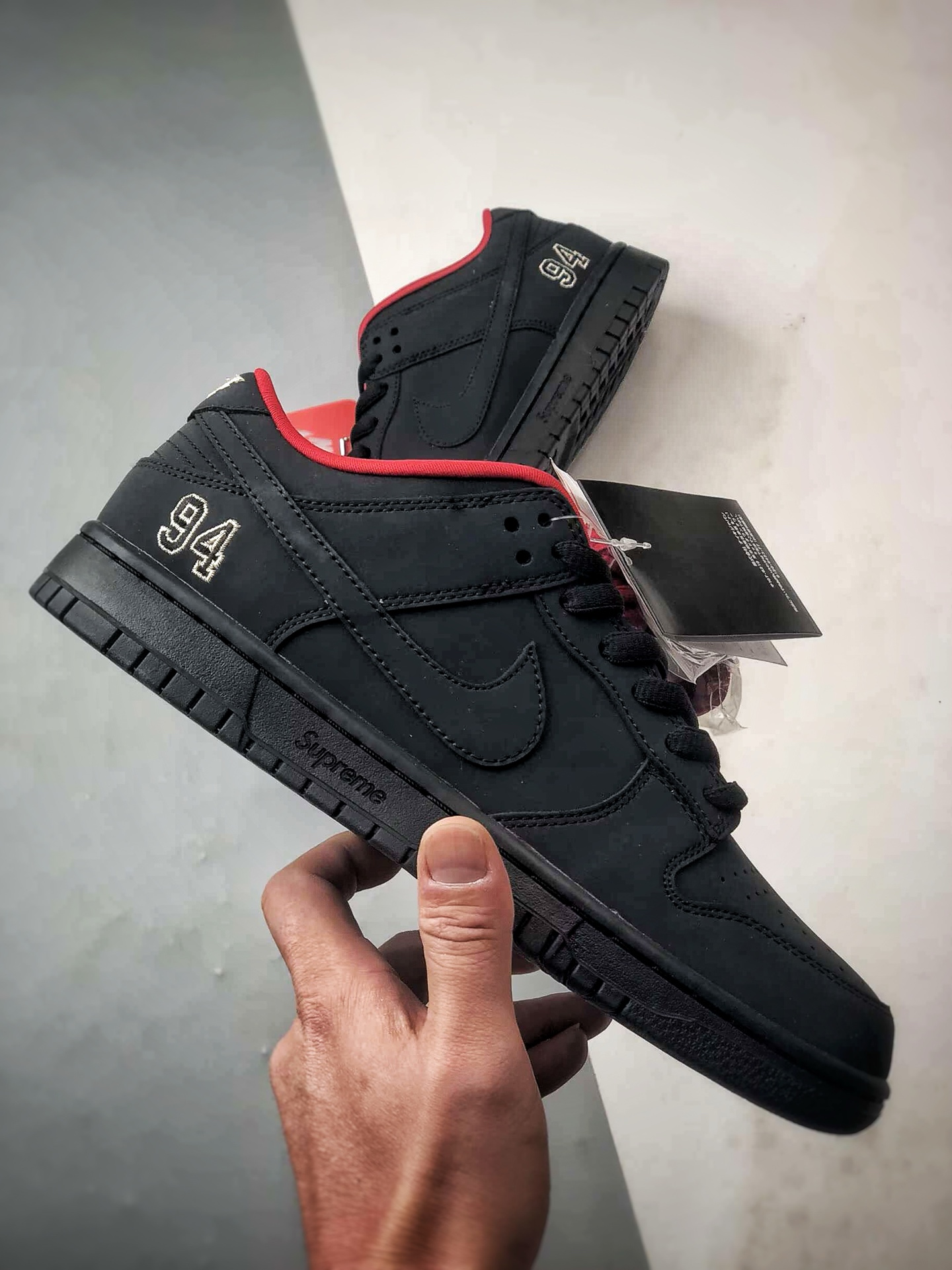 性价比触顶 同价区间无对手 Supreme x NK Dunk SB Low 黑色 低帮复古休闲运动滑板鞋 HQ8487-001