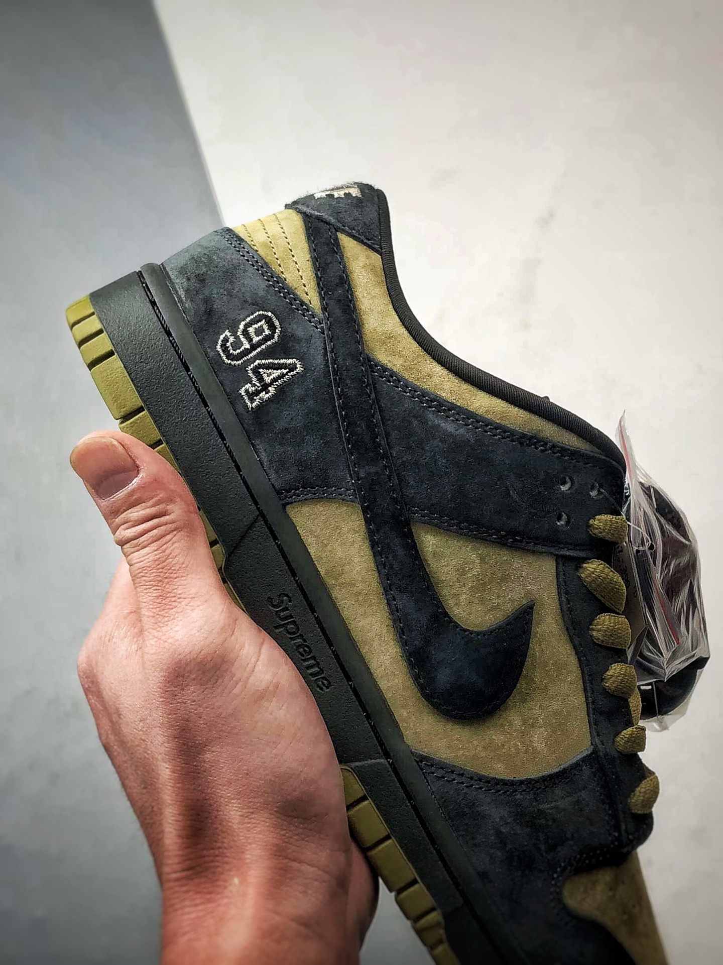 230 性价比触顶 同价区间无对手 Supreme x NK Dunk SB Low 亚洲限定黄黑 低帮复古休闲运动滑板鞋 HQ8487-300