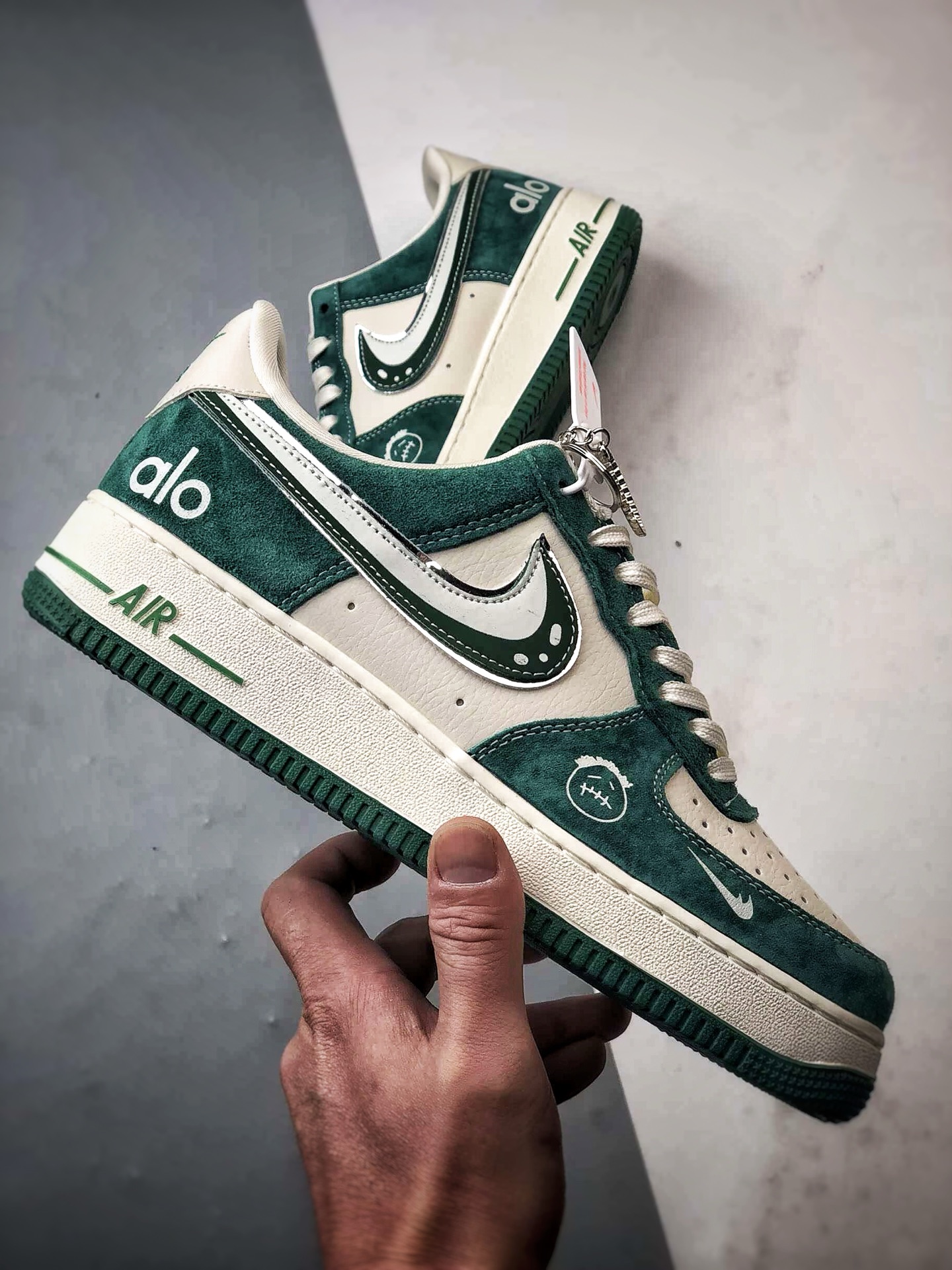 alo x Air Force 1 Low 米绿麂皮 SY1388-011-High Quatity Cheap Brand wholesale wholesaler seller Clothes Bags handbags Sneakers Top Fashion Clothing Shoes from China Factory Chinese suppliers best Quality Beautiful Price alo x Air Force 1 Low 米绿麂皮 SY1388-011