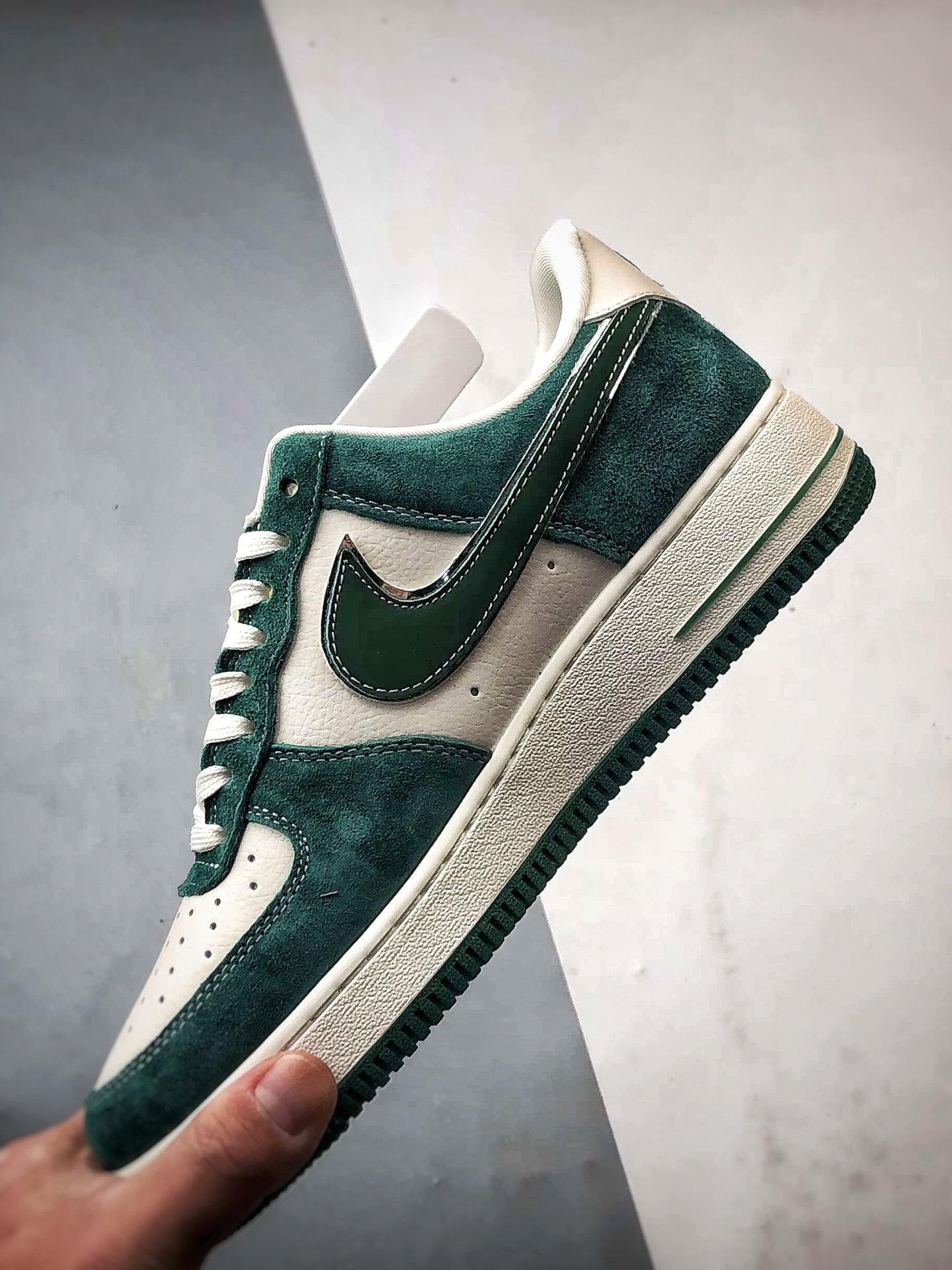alo x Air Force 1 Low 米绿麂皮 SY1388-011-High Quatity Cheap Brand wholesale wholesaler seller Clothes Bags handbags Sneakers Top Fashion Clothing Shoes from China Factory Chinese suppliers best Quality Beautiful Price alo x Air Force 1 Low 米绿麂皮 SY1388-011