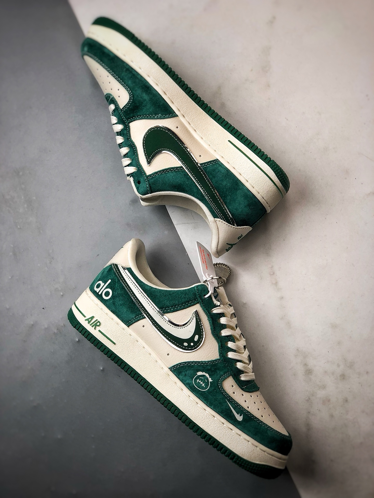 alo x Air Force 1 Low 米绿麂皮 SY1388-011-High Quatity Cheap Brand wholesale wholesaler seller Clothes Bags handbags Sneakers Top Fashion Clothing Shoes from China Factory Chinese suppliers best Quality Beautiful Price alo x Air Force 1 Low 米绿麂皮 SY1388-011