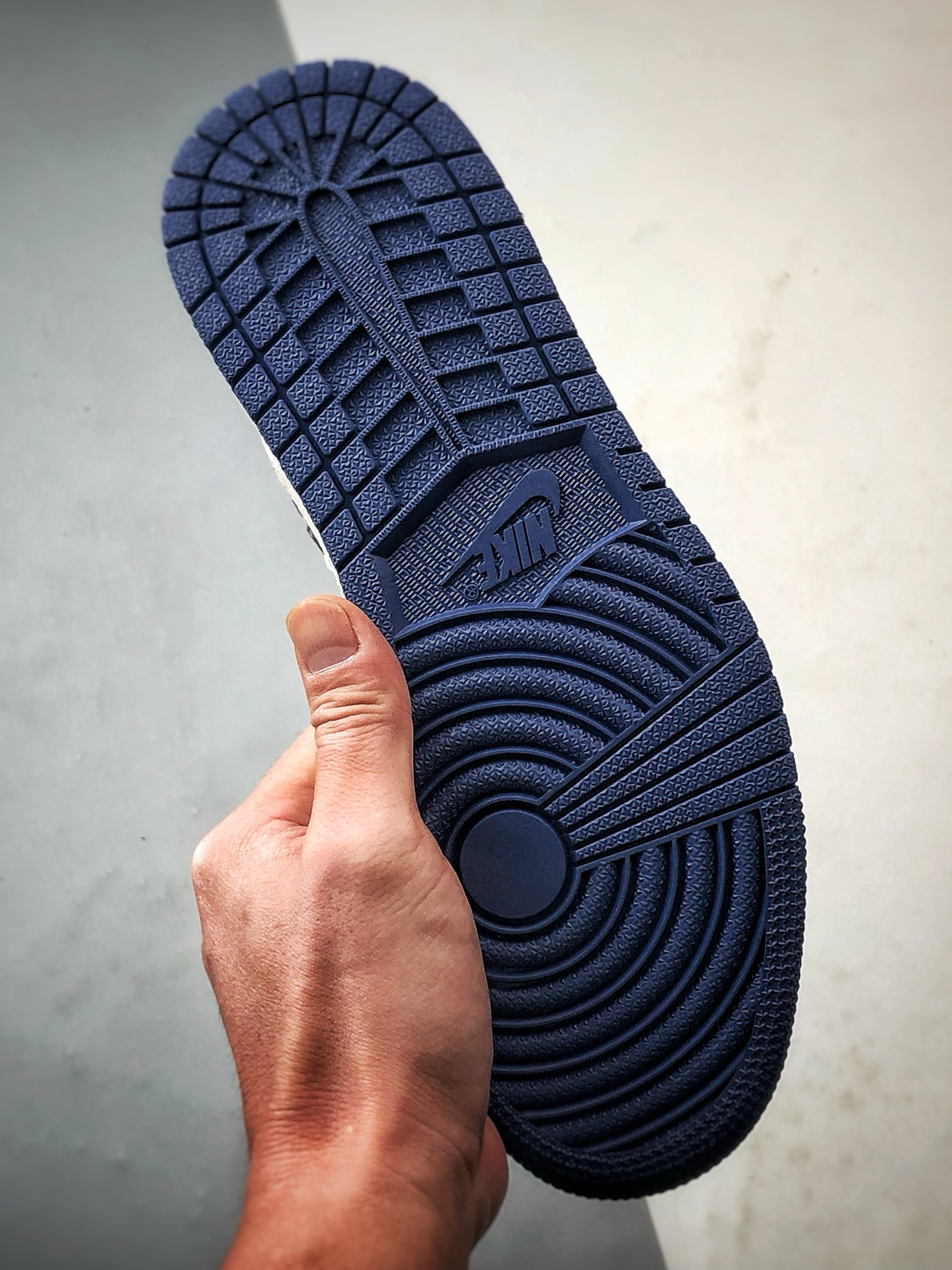 Air Jordan 1 Low ”高端定制” 斯图西米白蓝倒钩 DD7866-101