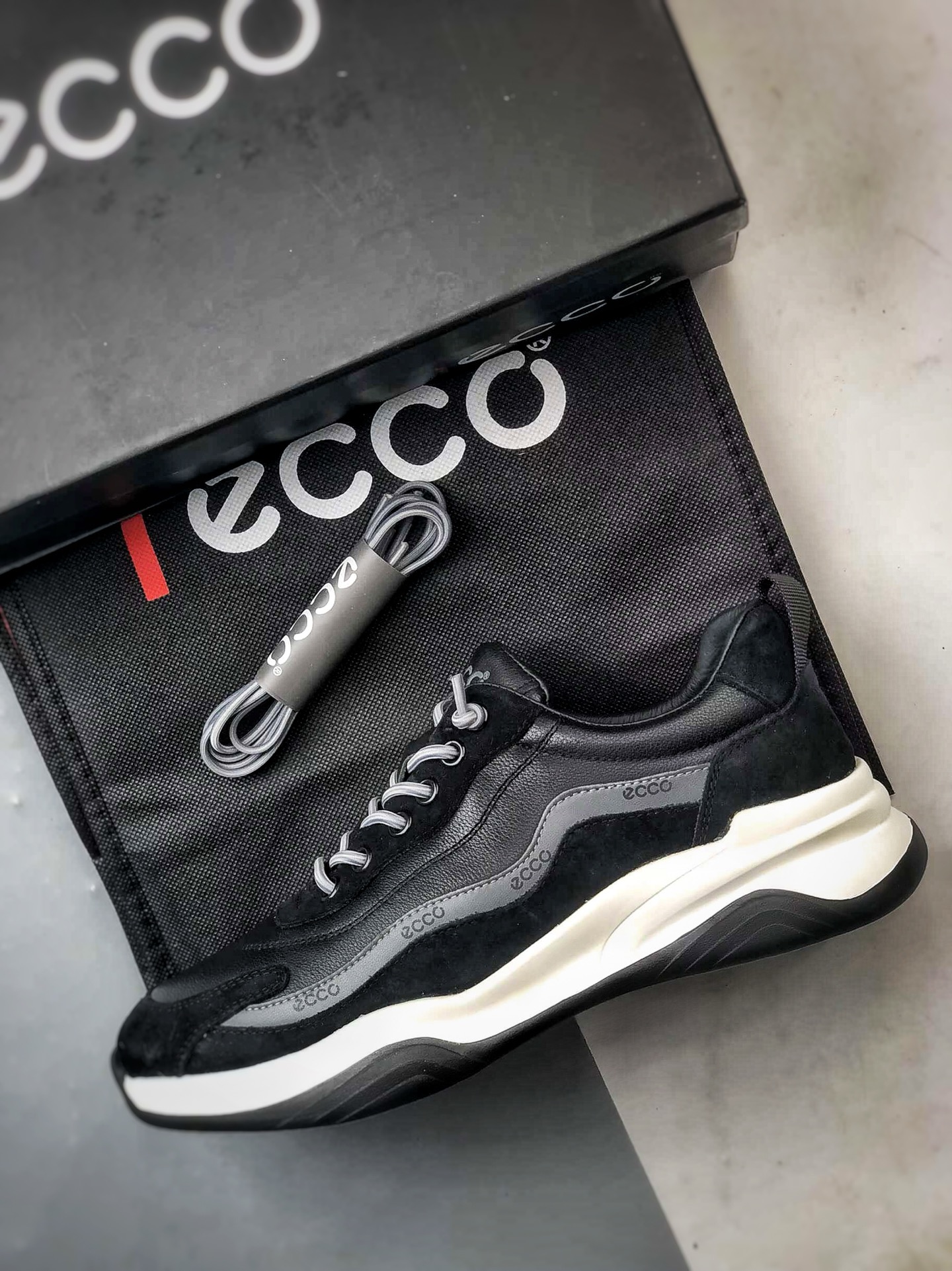 Ecco/爱步 柔酷8号系列 舒适百搭休闲运动老爹鞋 996637