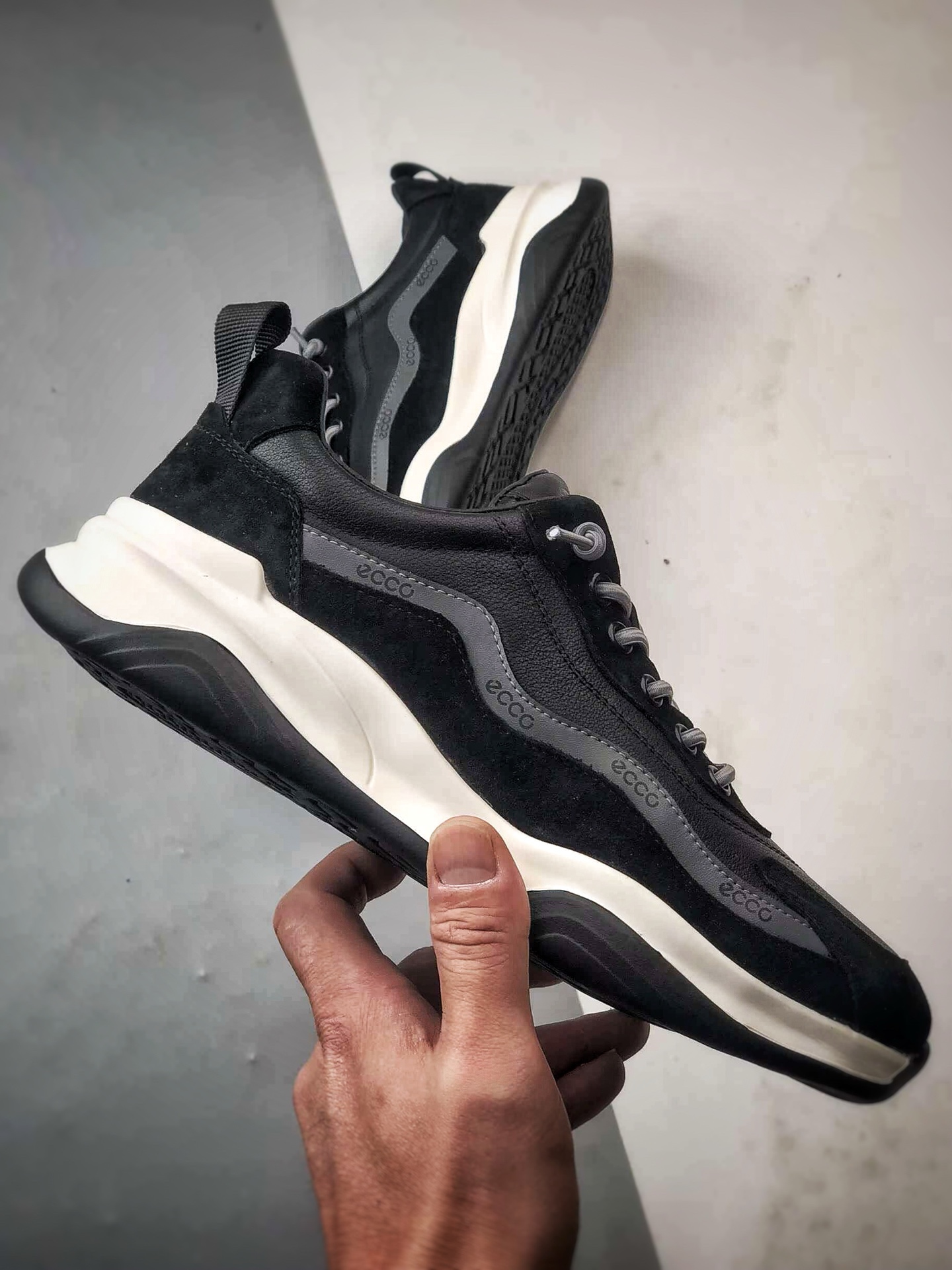 Ecco/爱步 柔酷8号系列 舒适百搭休闲运动老爹鞋 996637