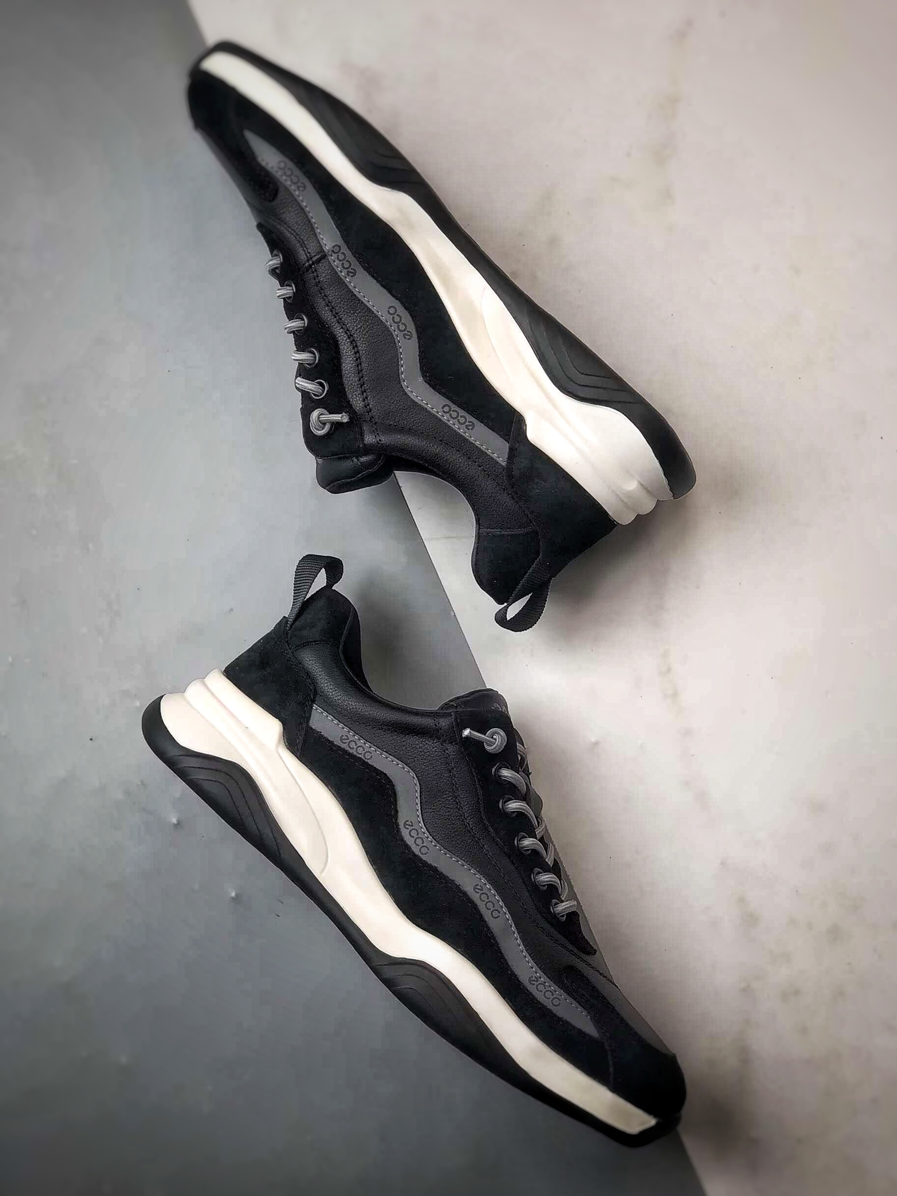 Ecco/爱步 柔酷8号系列 舒适百搭休闲运动老爹鞋 996637