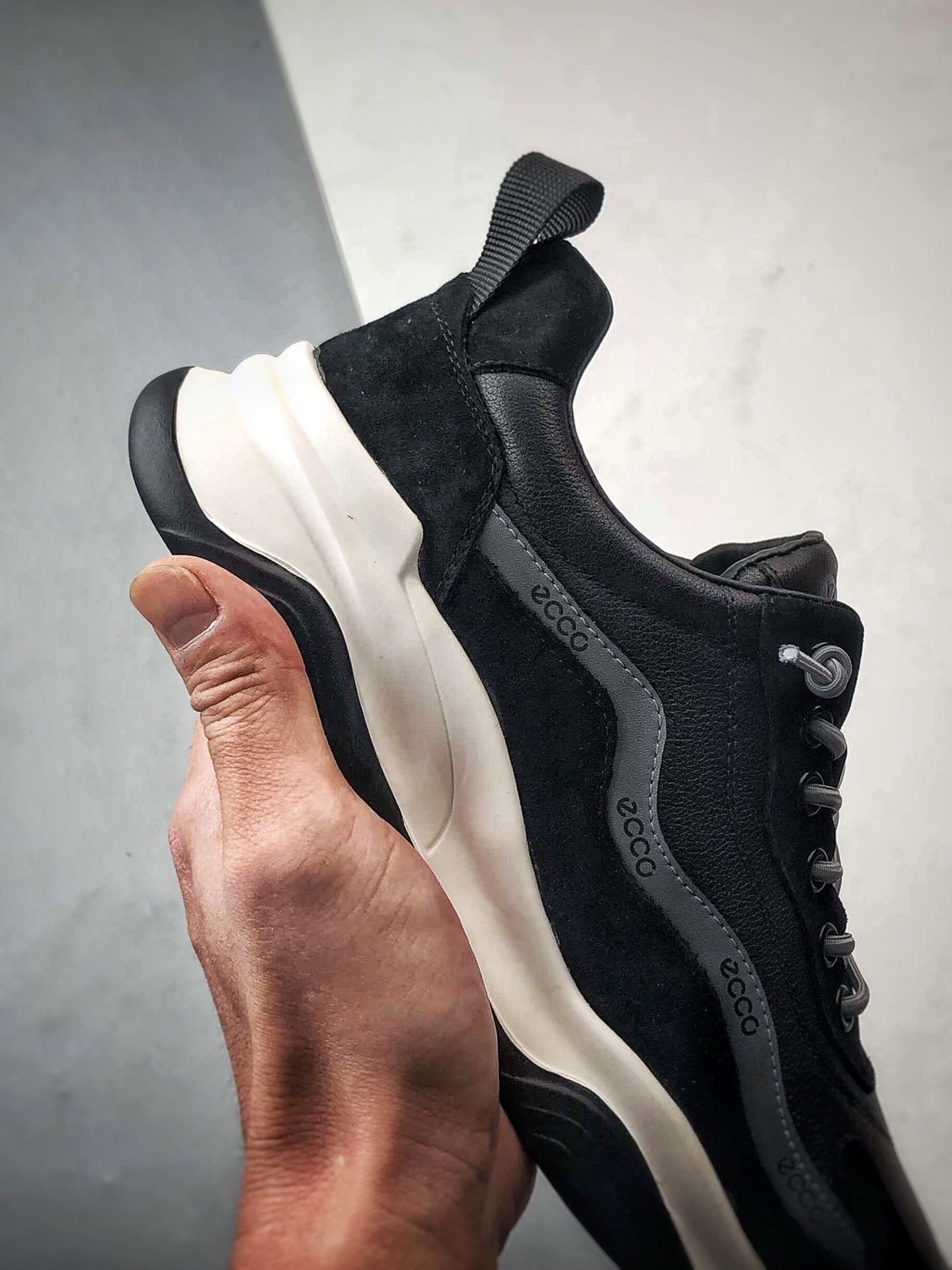 Ecco/爱步 柔酷8号系列 舒适百搭休闲运动老爹鞋 996637