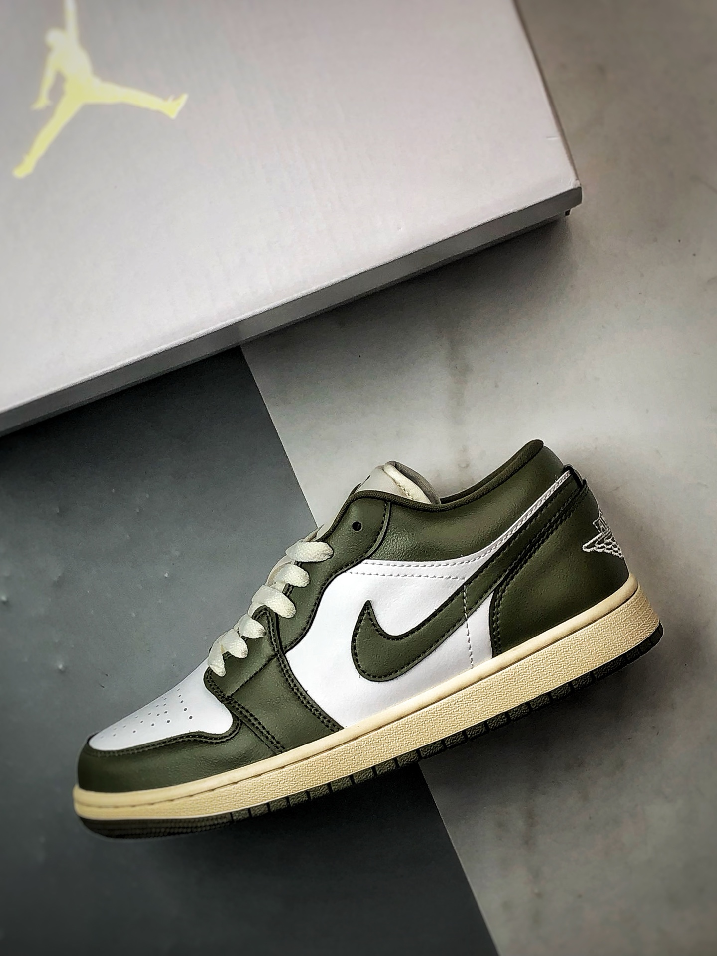 Air Jordan 1 Low 做旧白绿 DC0774-122