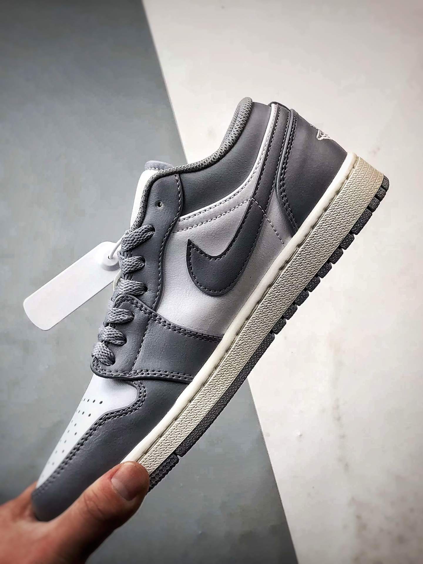 Air Jordan 1 Low 灰白 553558-053