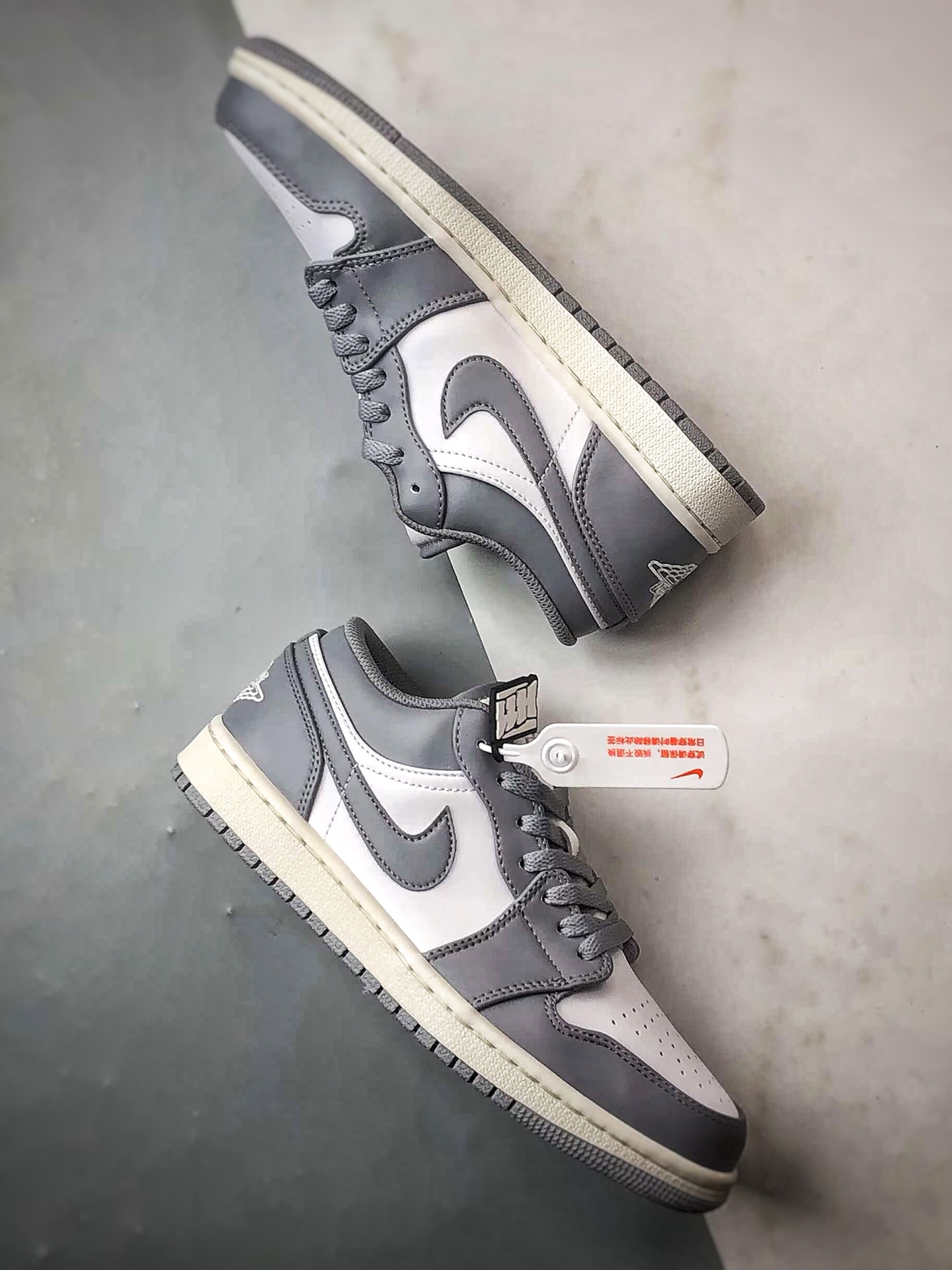 Air Jordan 1 Low 灰白 553558-053