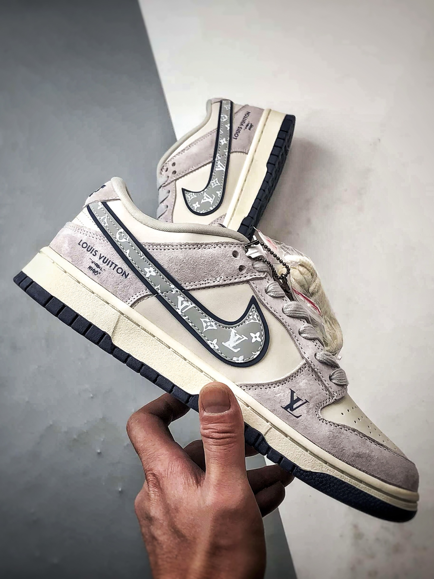 NK Dunk Low Retro ”DIY高端定制” LV米灰藏青印花反光钩 低帮休闲运动板鞋 DN3168-005 NK Dunk Low Retro ”DIY高端定制” LV米灰藏青印花反光钩 低帮休闲运动板鞋 DN3168-005