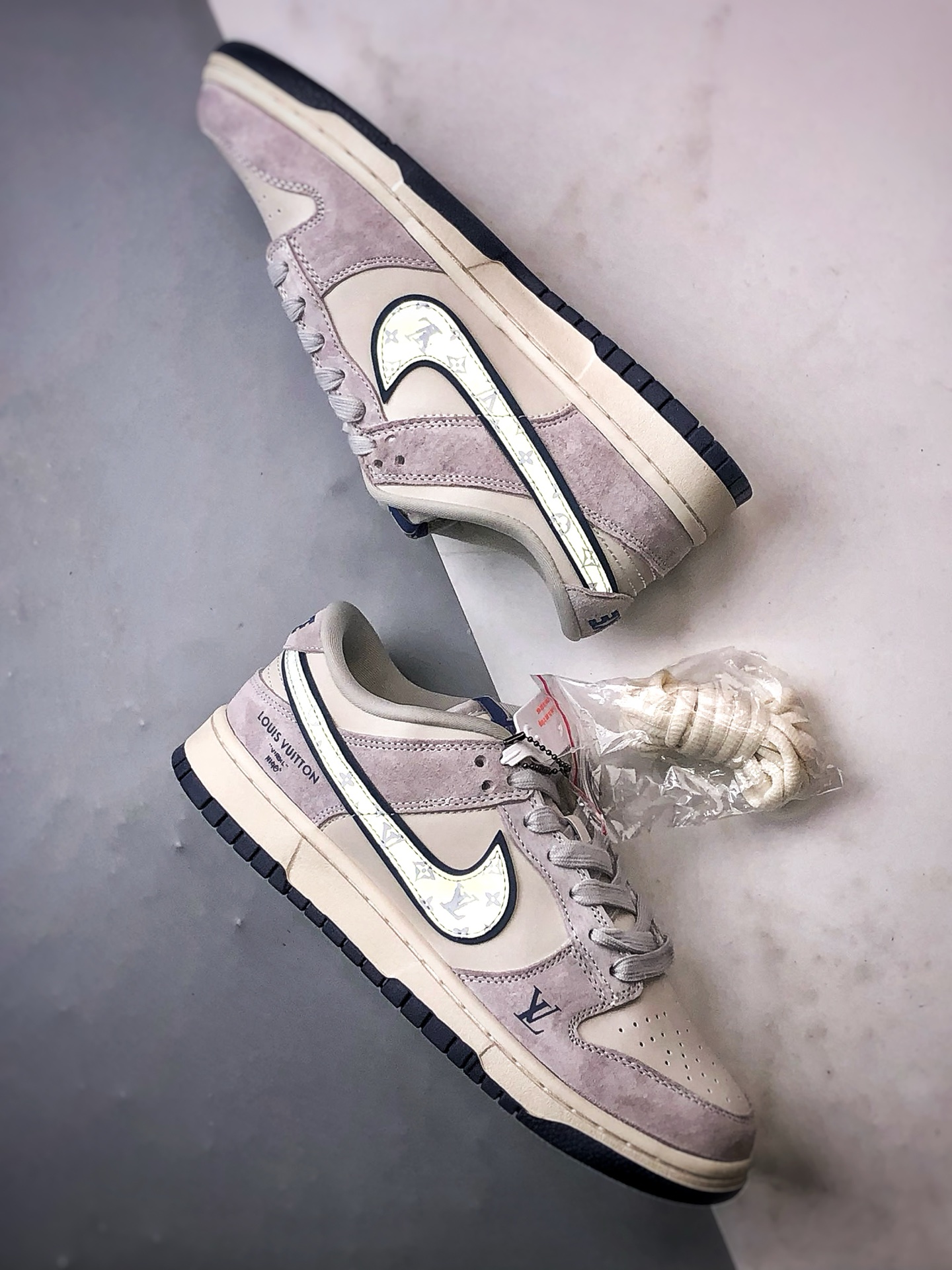 NK Dunk Low Retro ”DIY高端定制” LV米灰藏青印花反光钩 低帮休闲运动板鞋 DN3168-005 NK Dunk Low Retro ”DIY高端定制” LV米灰藏青印花反光钩 低帮休闲运动板鞋 DN3168-005