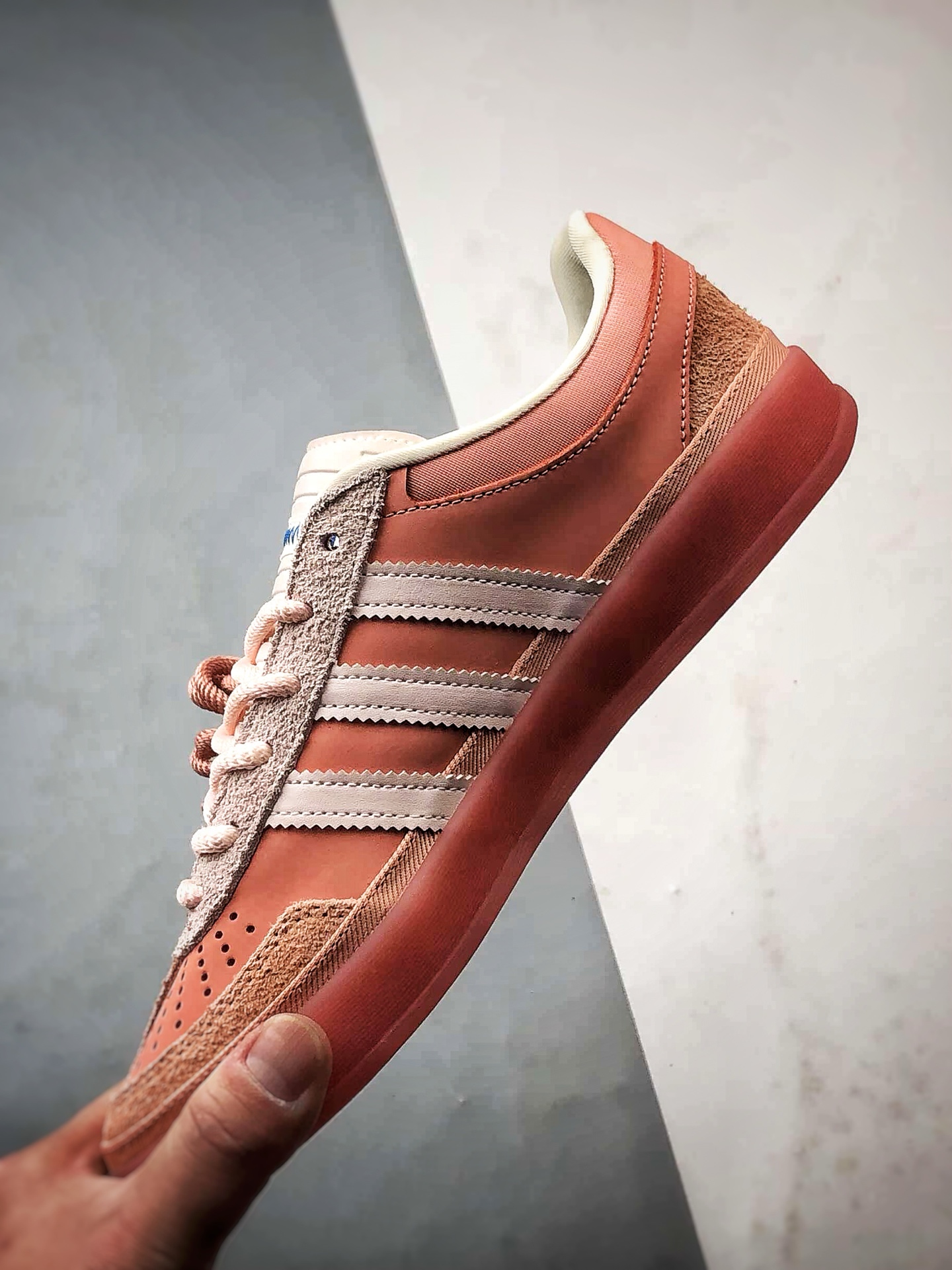 Bad Bunny x AD Originals Gazelle Indoor 红棕色 联名款三叶草复古休闲运动板鞋 JS5052