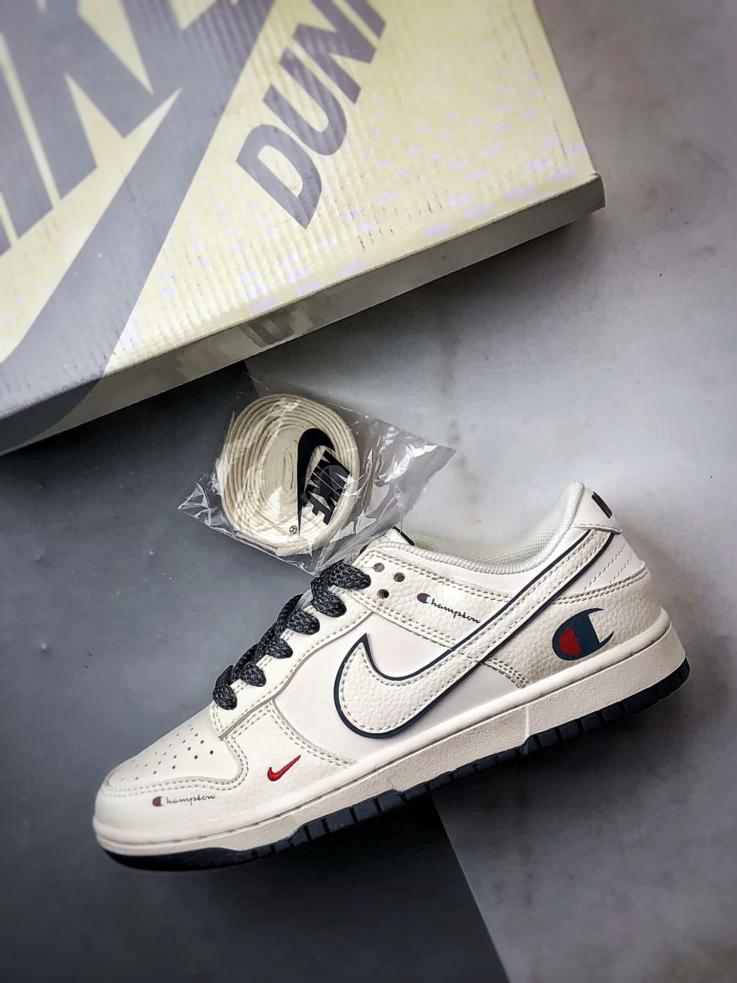 NK Dunk Low Retro ”DIY高端定制” 冠军米白蓝灰 低帮休闲运动板鞋 JP1628-026