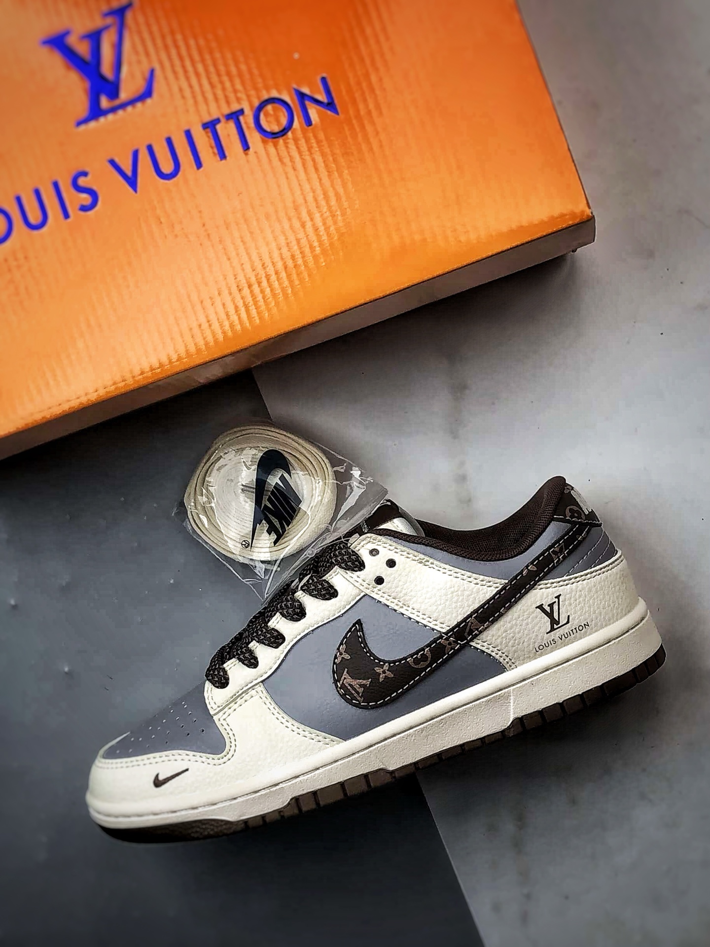 270 NK Dunk Low Retro ”DIY高端定制” LV米灰深棕 低帮休闲运动板鞋 XS6089-630