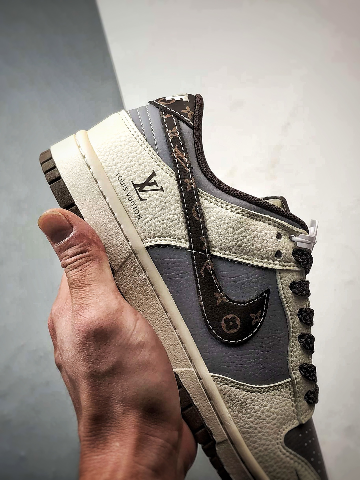 270 NK Dunk Low Retro ”DIY高端定制” LV米灰深棕 低帮休闲运动板鞋 XS6089-630