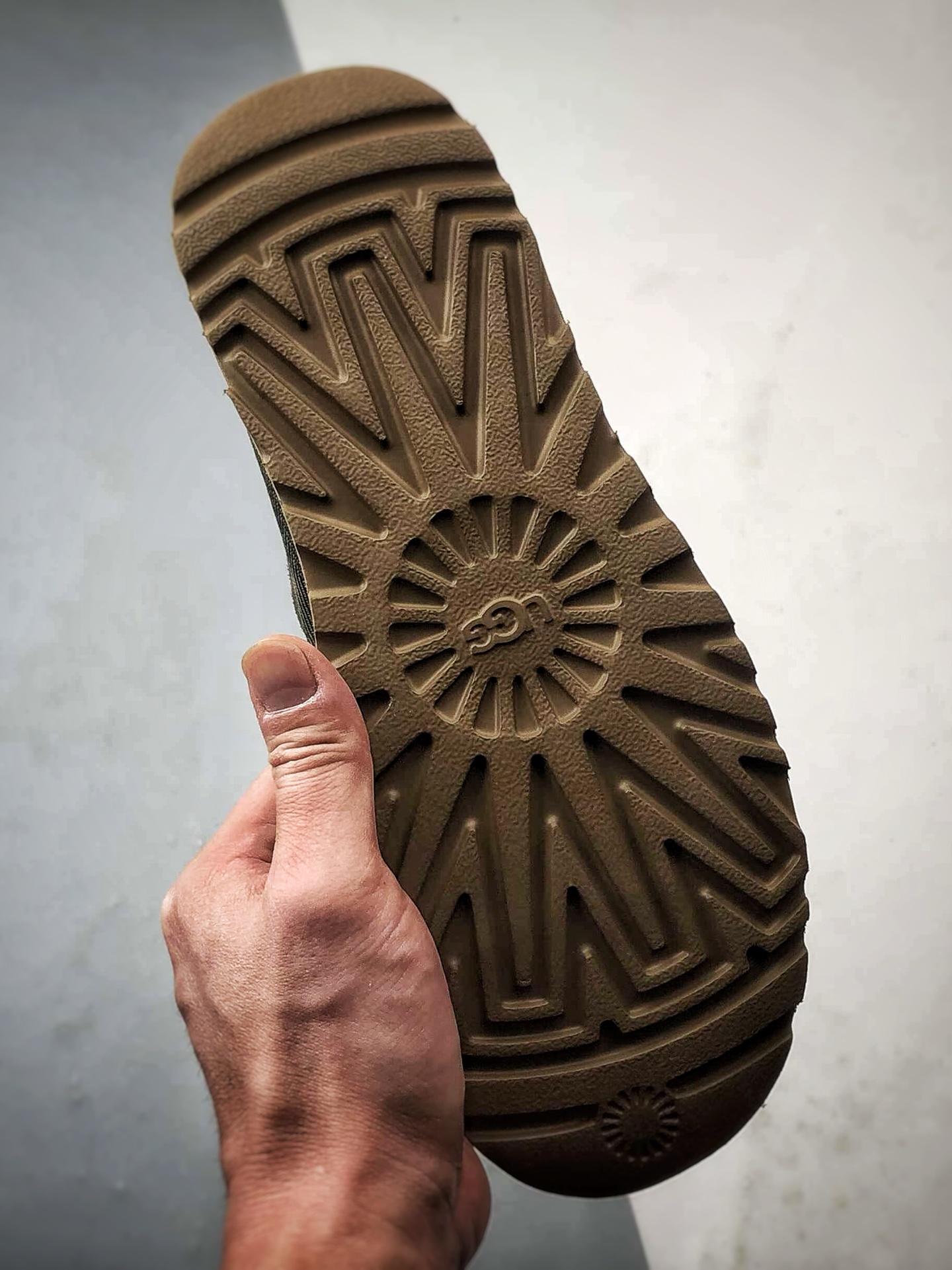 Palace x UGG Tasman Slipper 绿色 联名款涂鸦刺绣民族风羊皮毛一体半拖 1157290-BTO