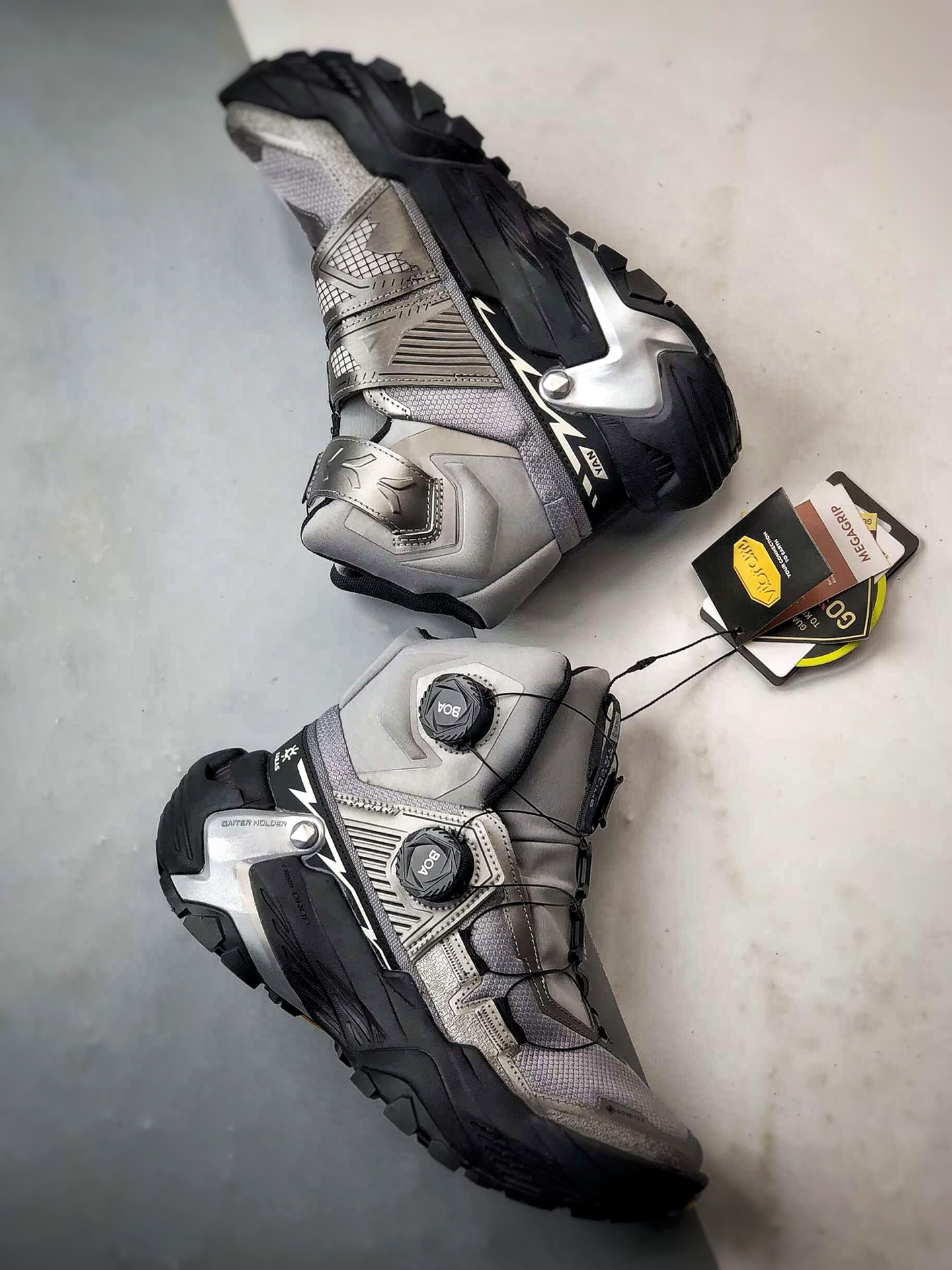 KAIL未来之YAN GTX HIGH 钛合金灰 运动高帮户外登山防水防滑轻量徒步鞋