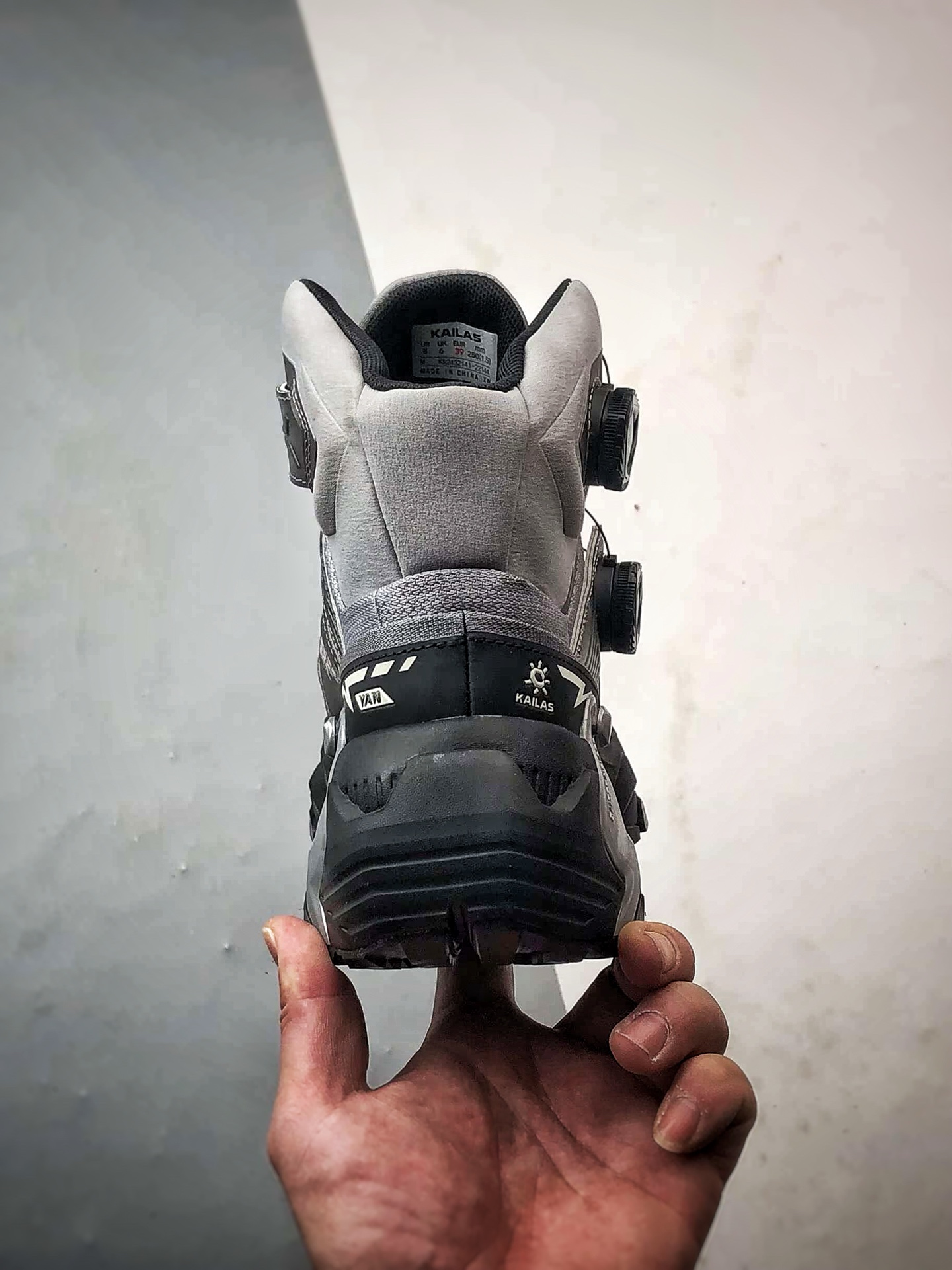 KAIL未来之YAN GTX HIGH 钛合金灰 运动高帮户外登山防水防滑轻量徒步鞋