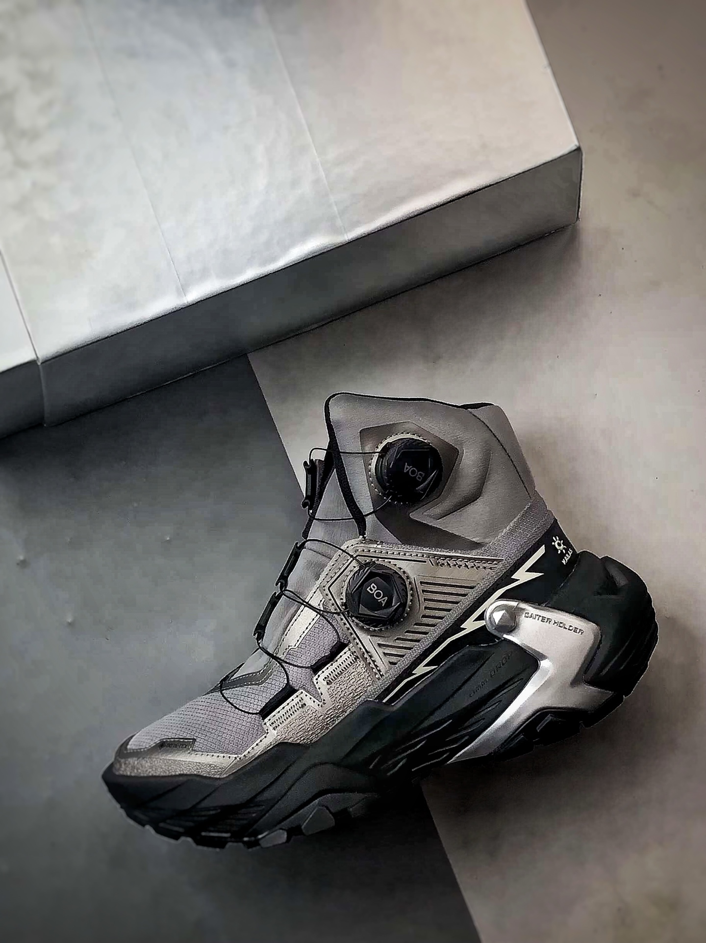 KAIL未来之YAN GTX HIGH 钛合金灰 运动高帮户外登山防水防滑轻量徒步鞋