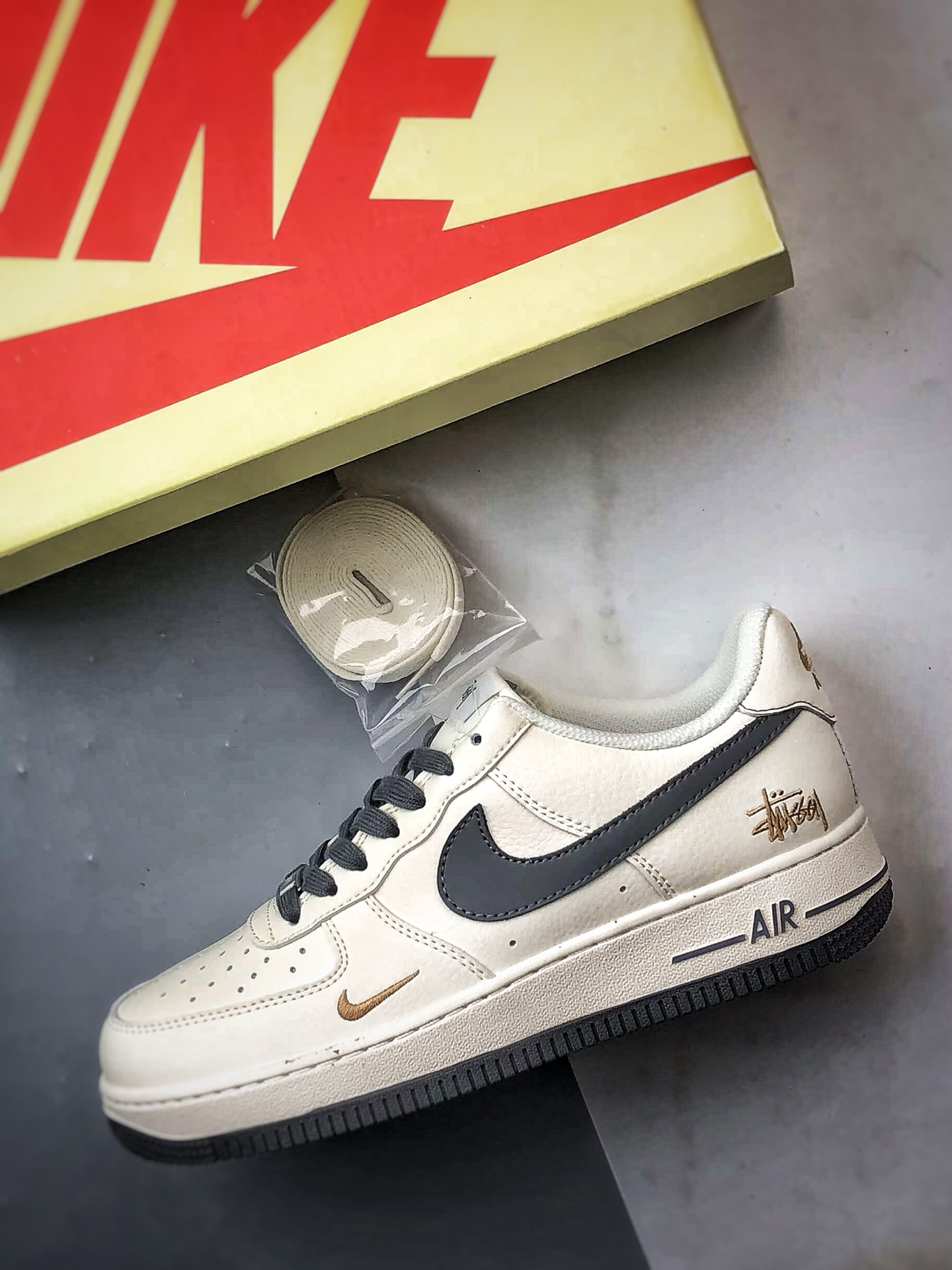 Stussy x Air Force 1 Low 米灰小金钩 XX3168-223