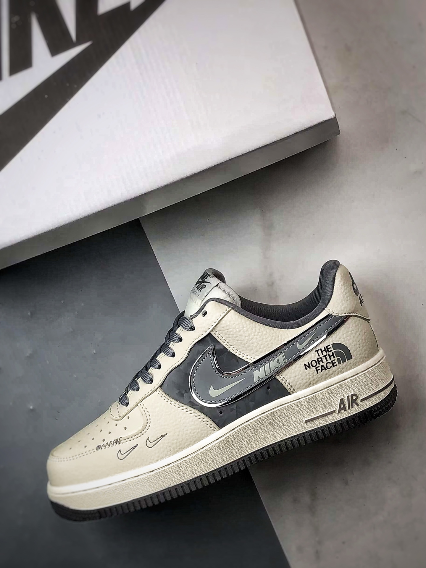 TNF x Air Force 1 Low 米白灰 DF0188-114